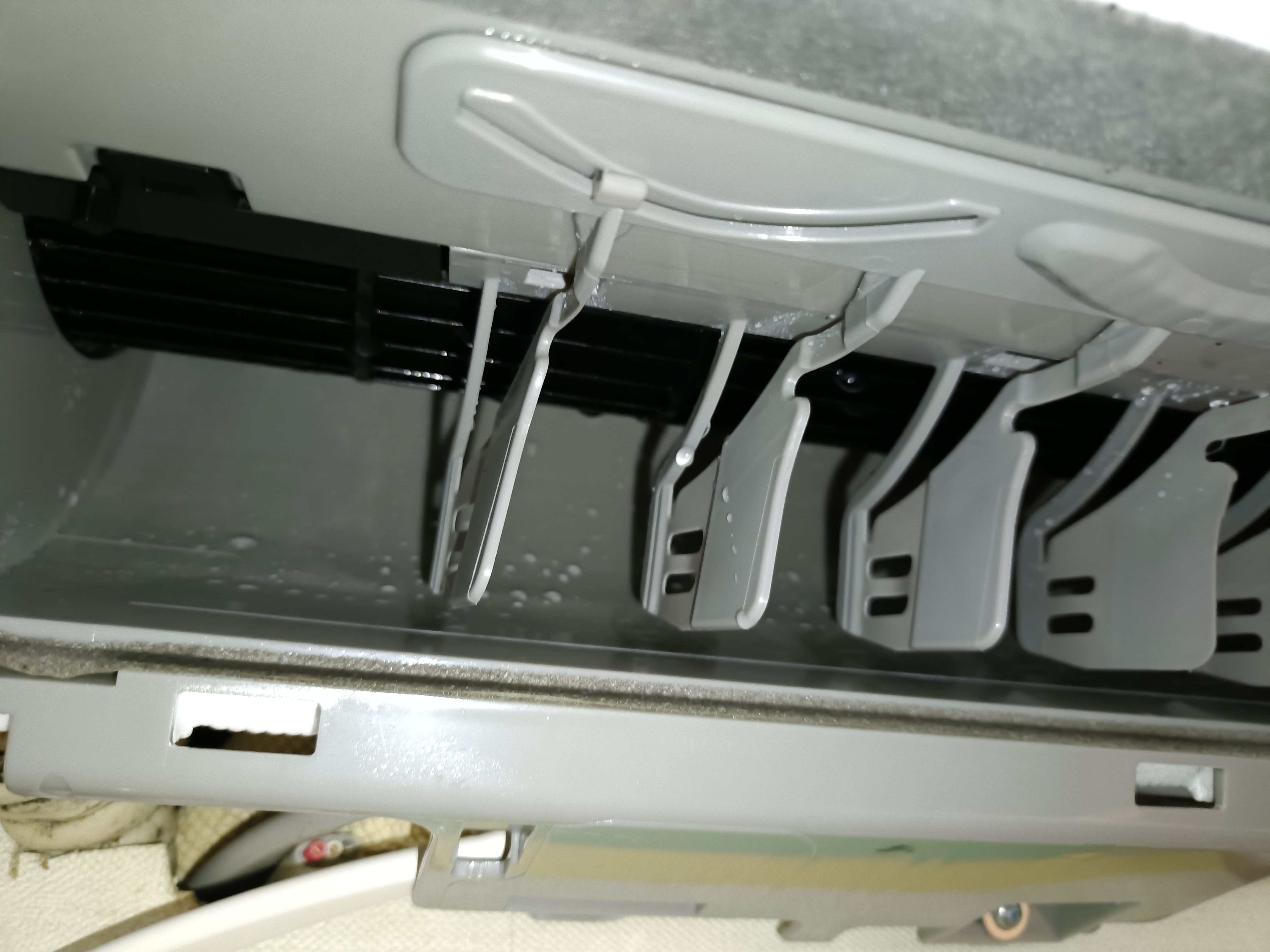 神奈川県相模原市南区上鶴間の壁掛けエアコンの作業後1