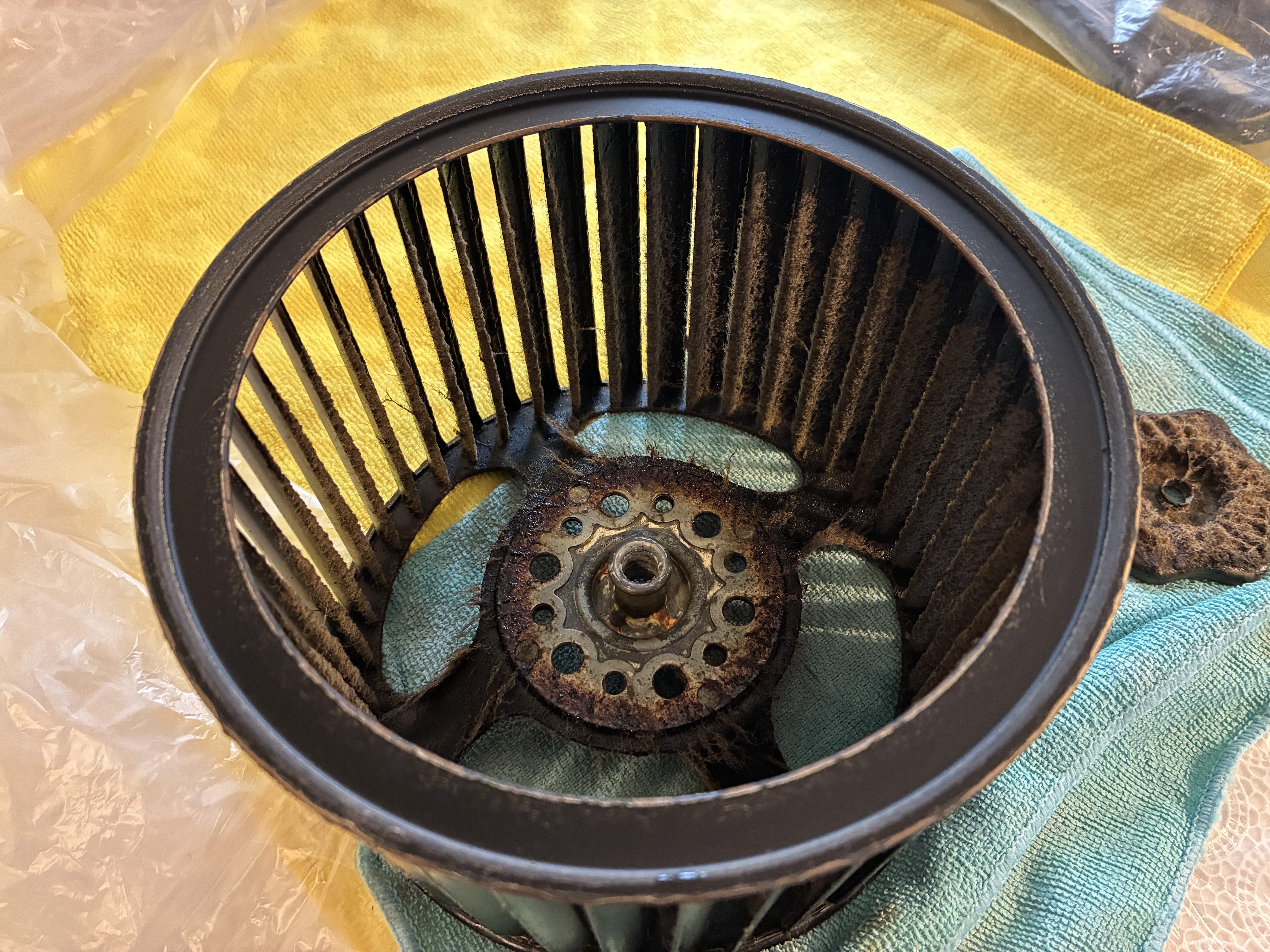 茨城県結城市のレンジフードクリーニングの作業前2