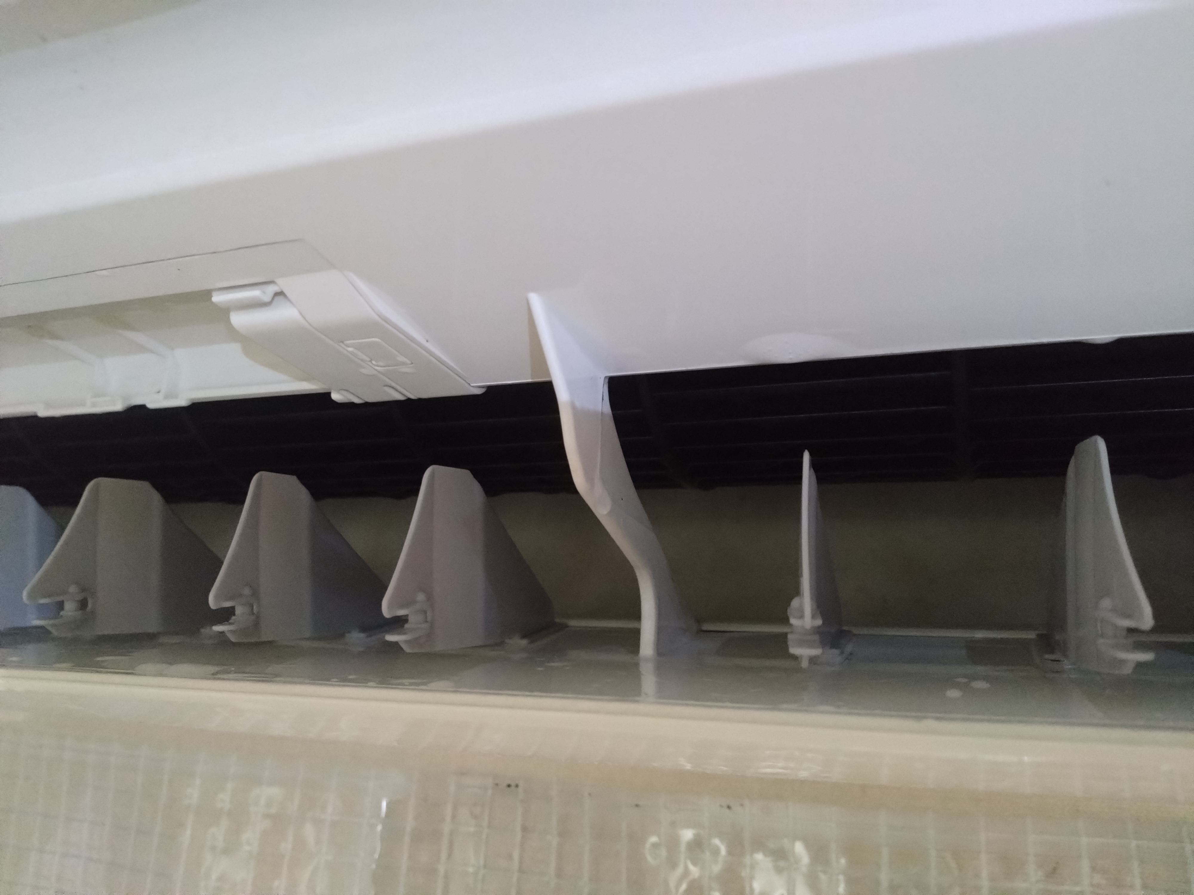 千葉県四街道市のお掃除機能付きエアコンの作業後1