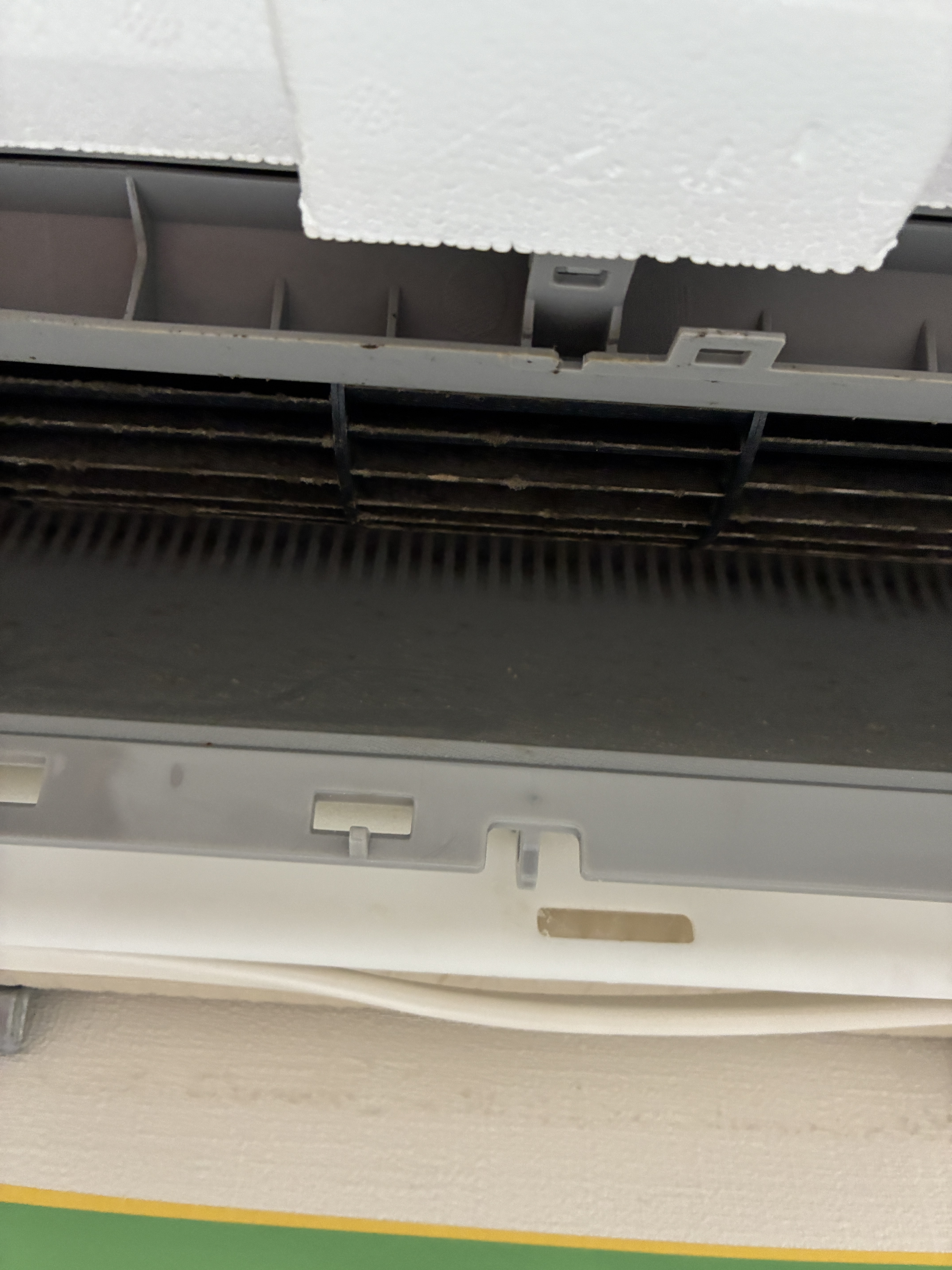 大阪府大阪市東住吉区の壁掛けエアコンの作業前1