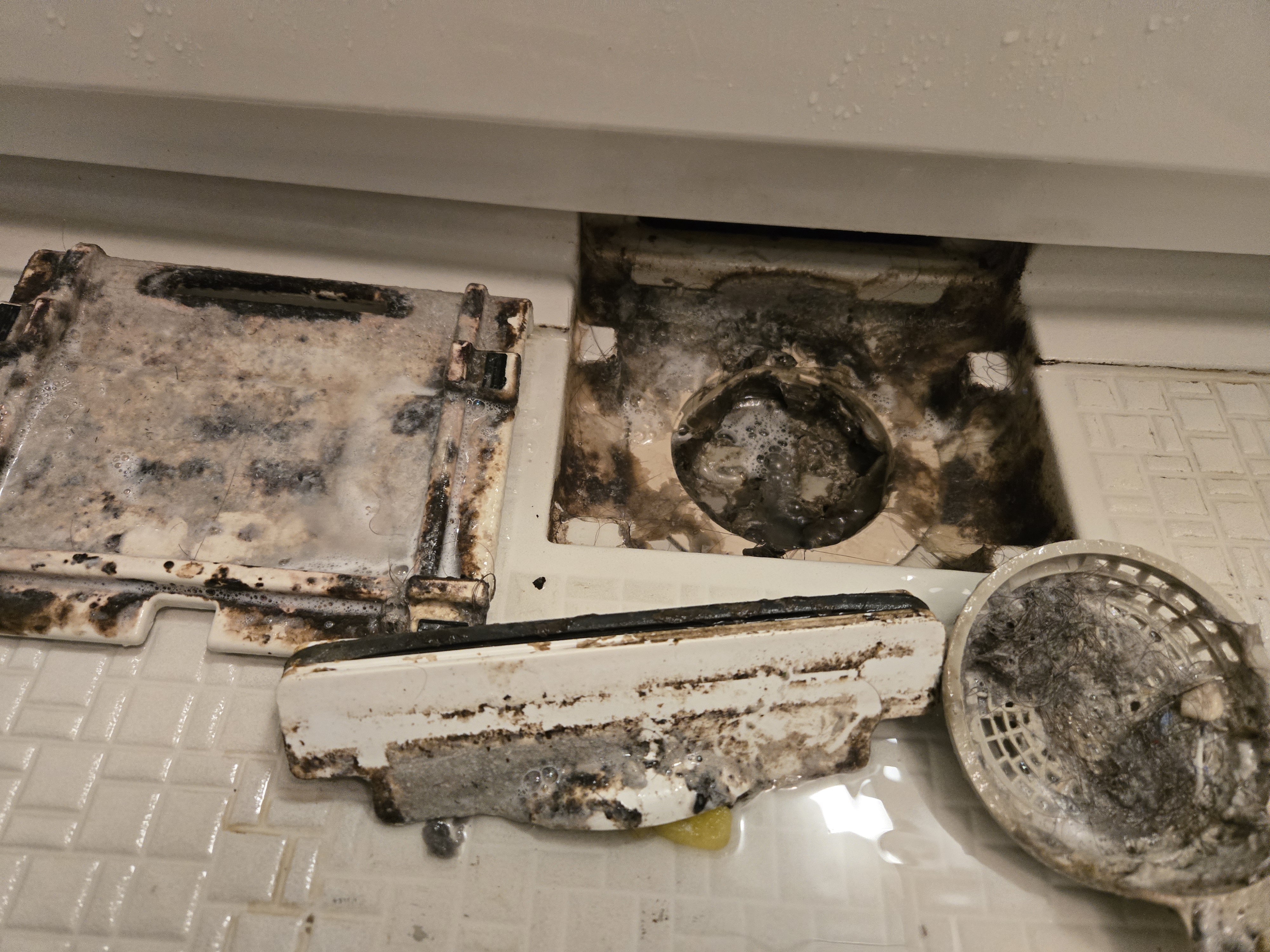 東京都板橋区の浴室・お風呂クリーニングの作業前3