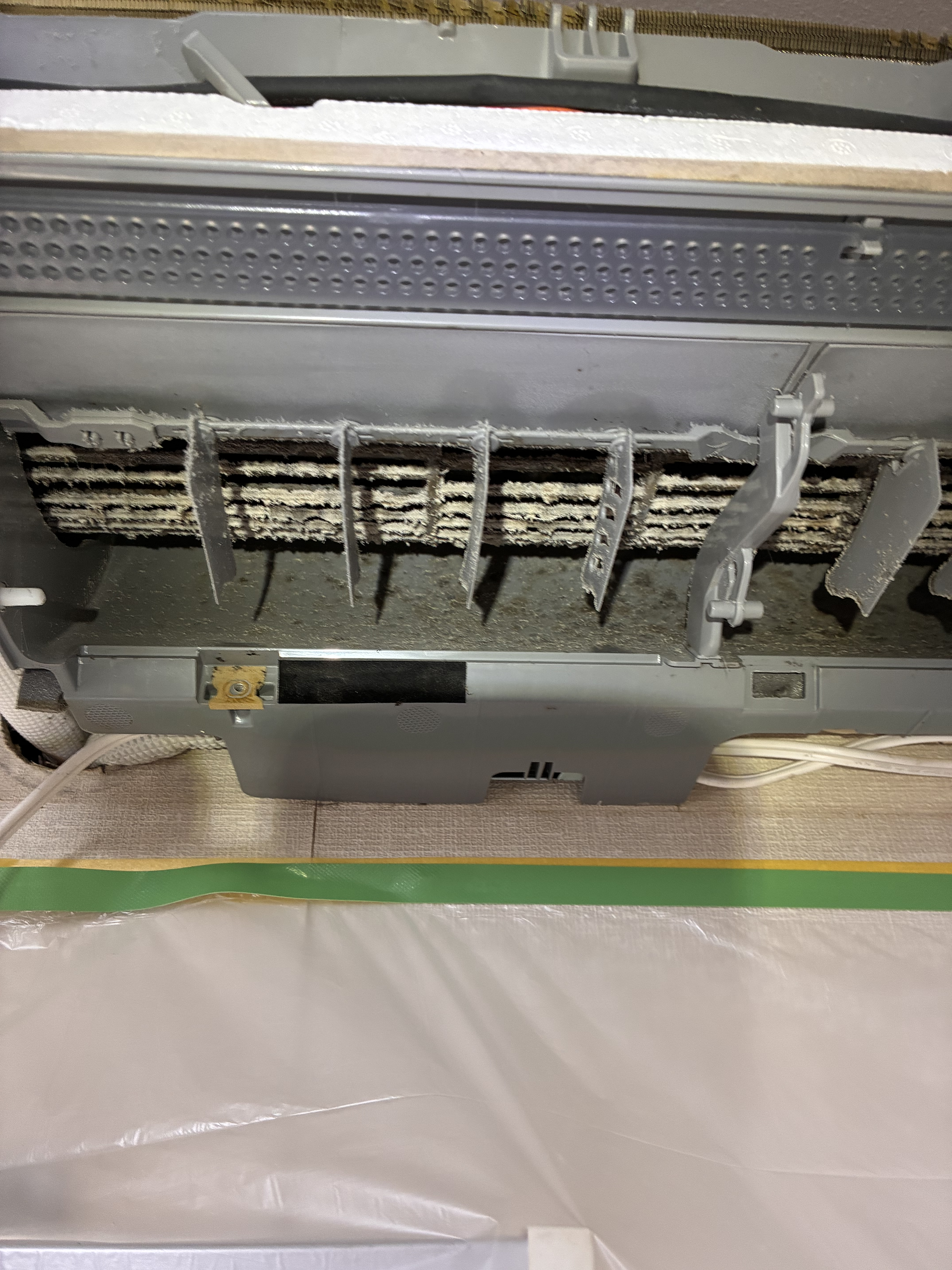 埼玉県入間市のお掃除機能付きエアコンの作業前1