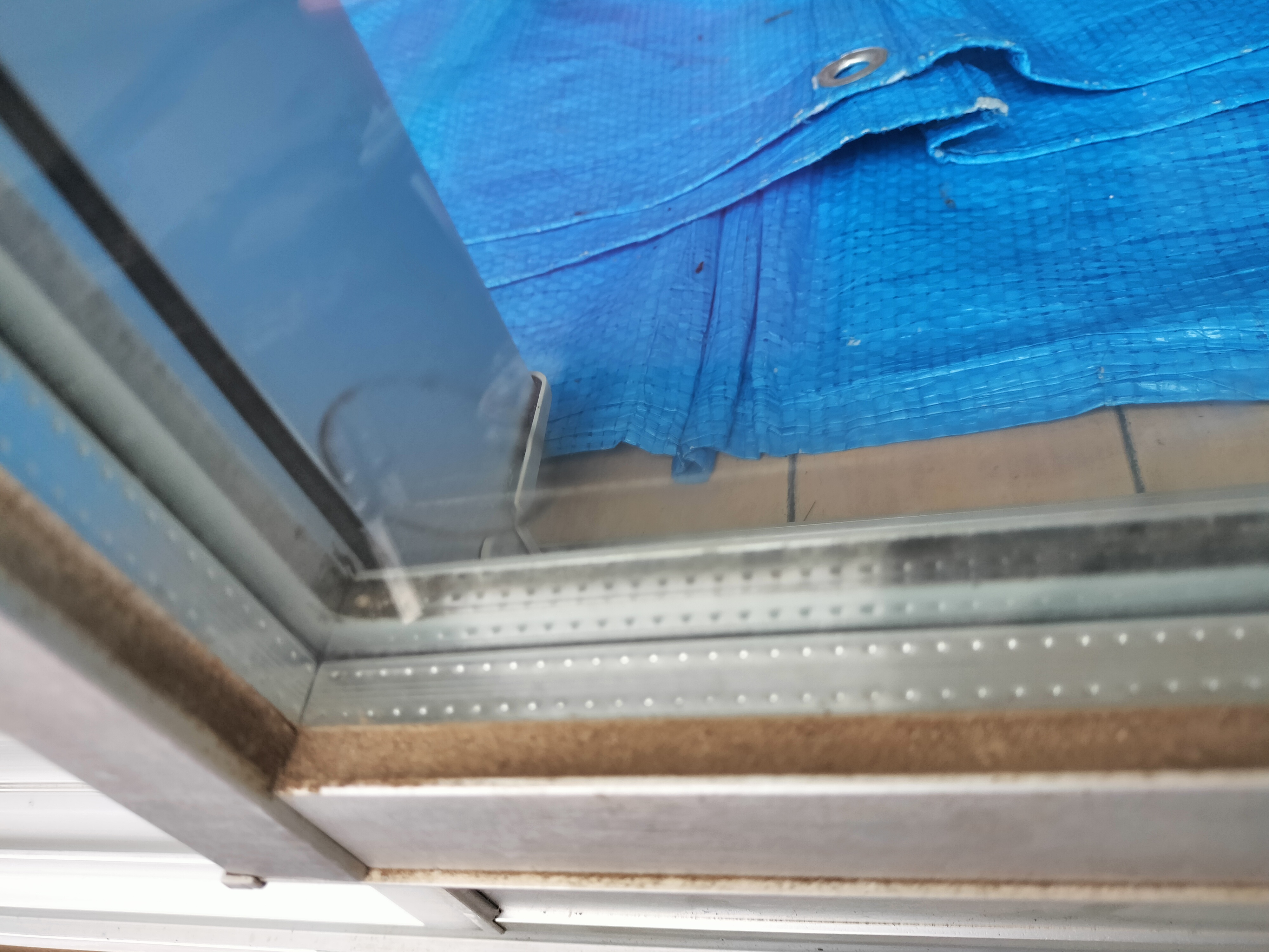 茨城県つくば市の窓ガラス・サッシクリーニングの作業前3