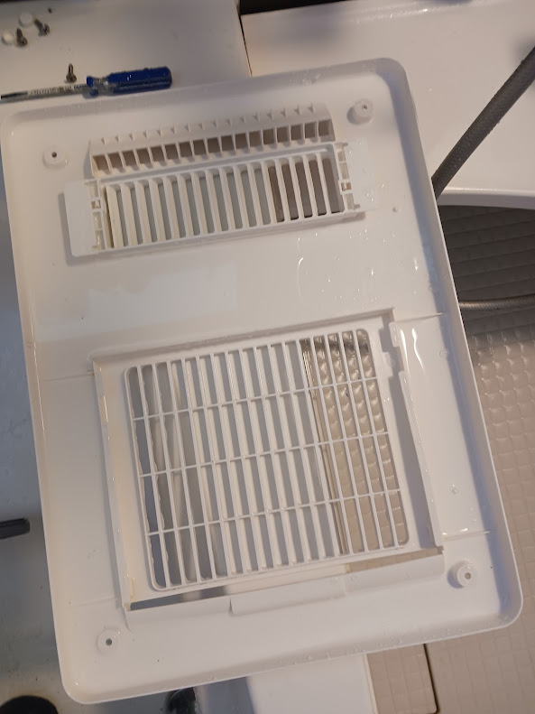 神奈川県横浜市南区の浴室・お風呂クリーニングの作業後1