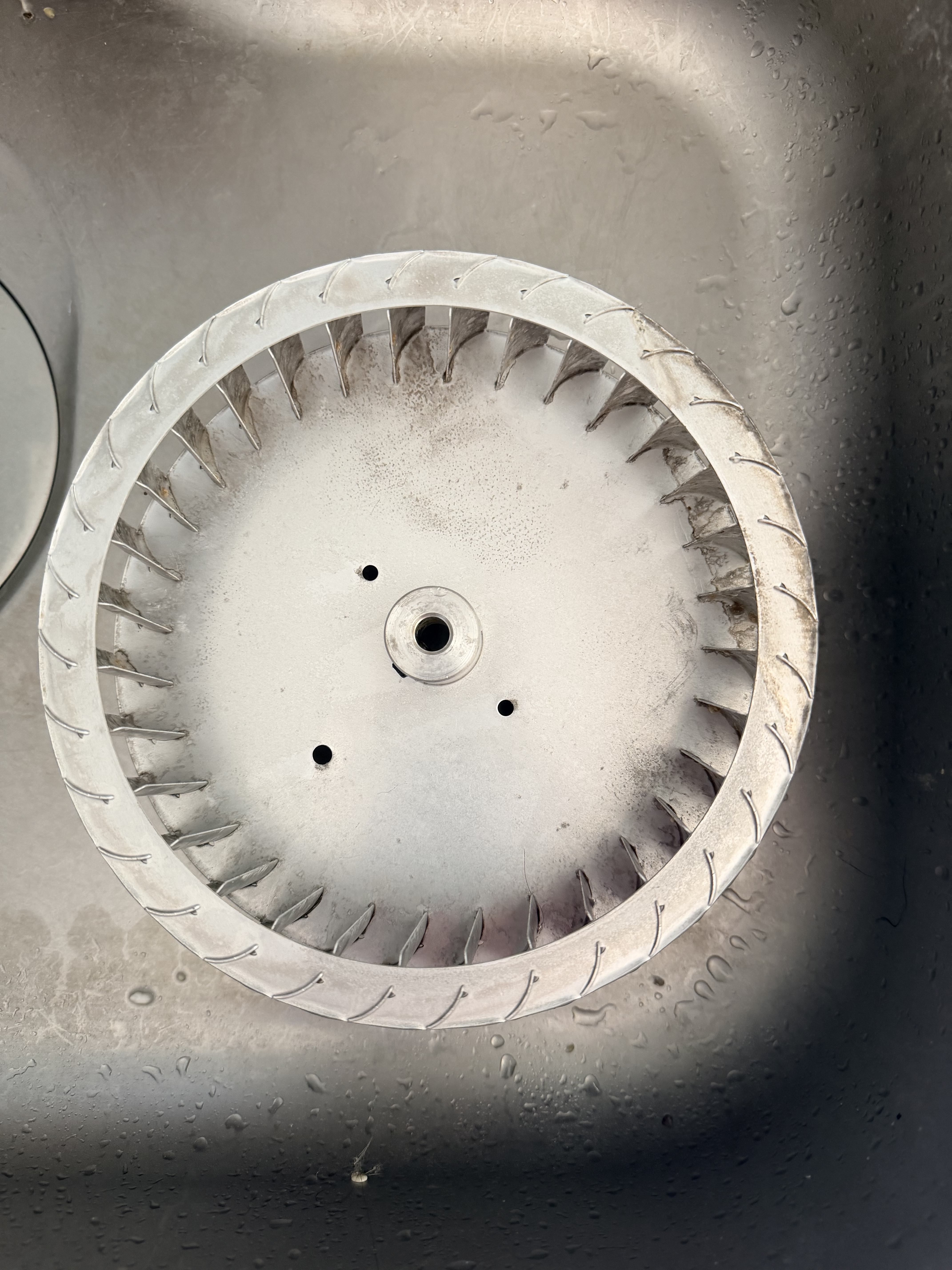 千葉県浦安市高洲のレンジフードクリーニングの作業後1