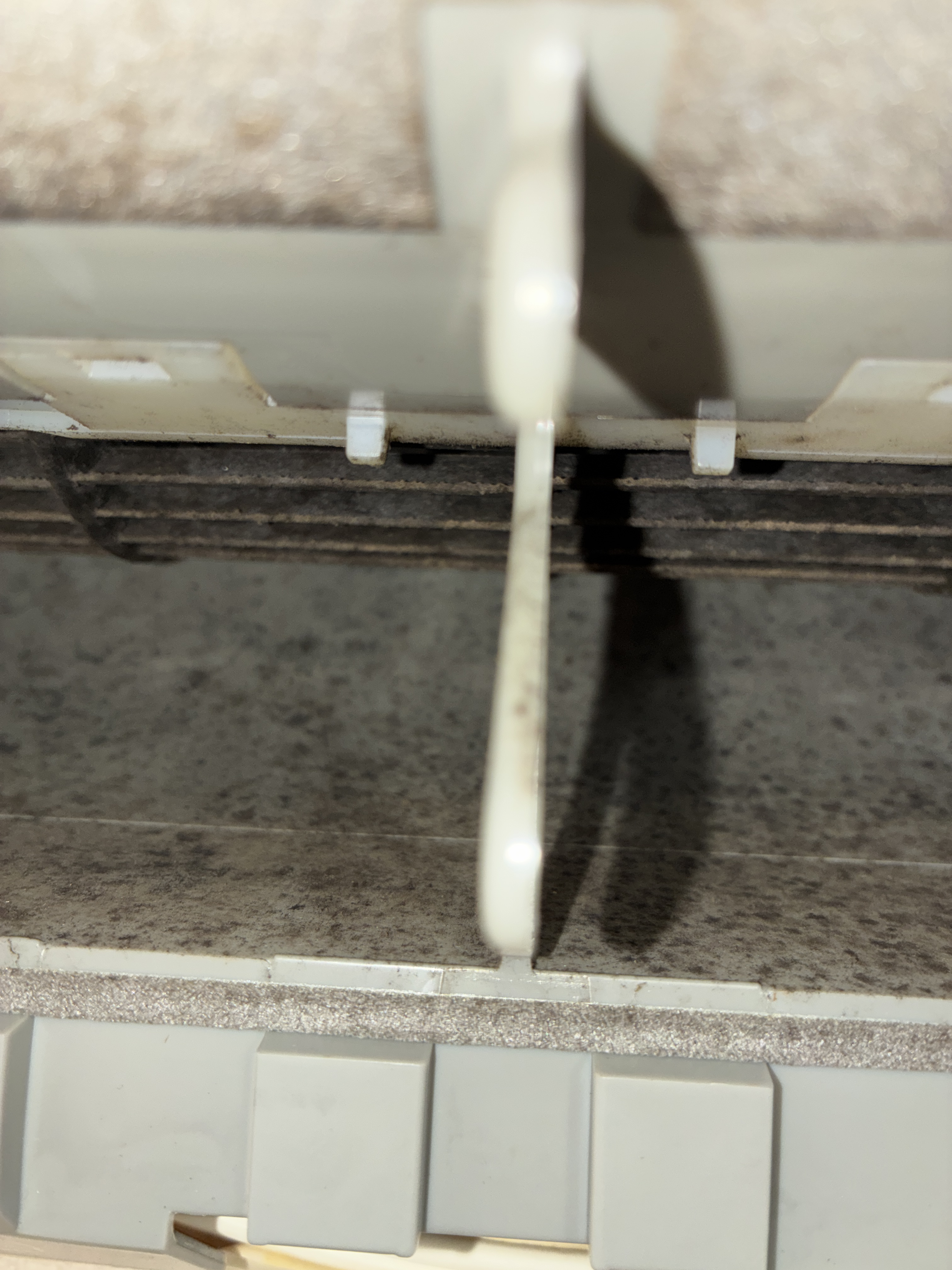 大阪府東大阪市玉串の壁掛けエアコンの作業前1