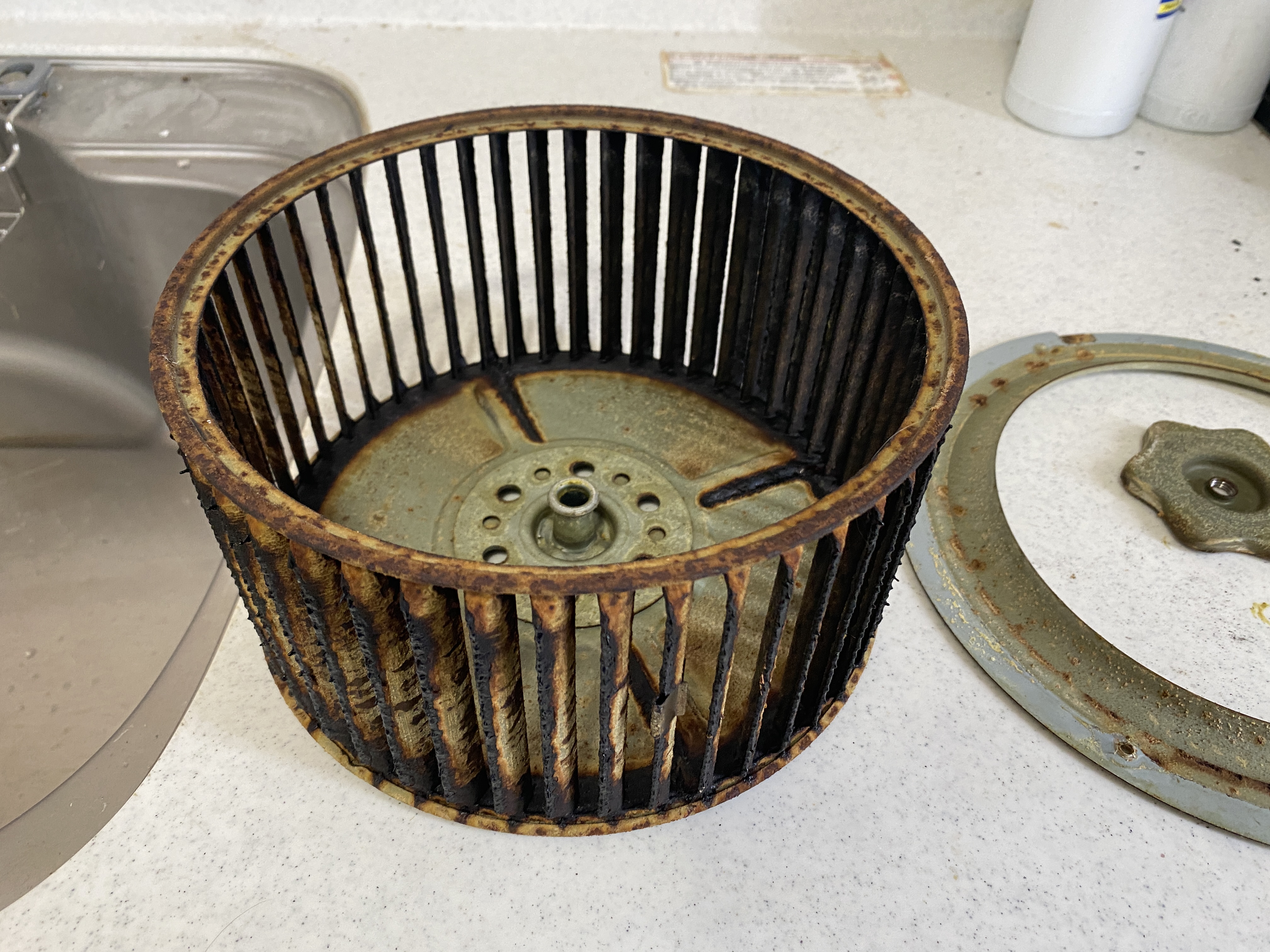 神奈川県横浜市鶴見区駒岡のマンション・戸建て売却前の徹底クリーニングの作業前1