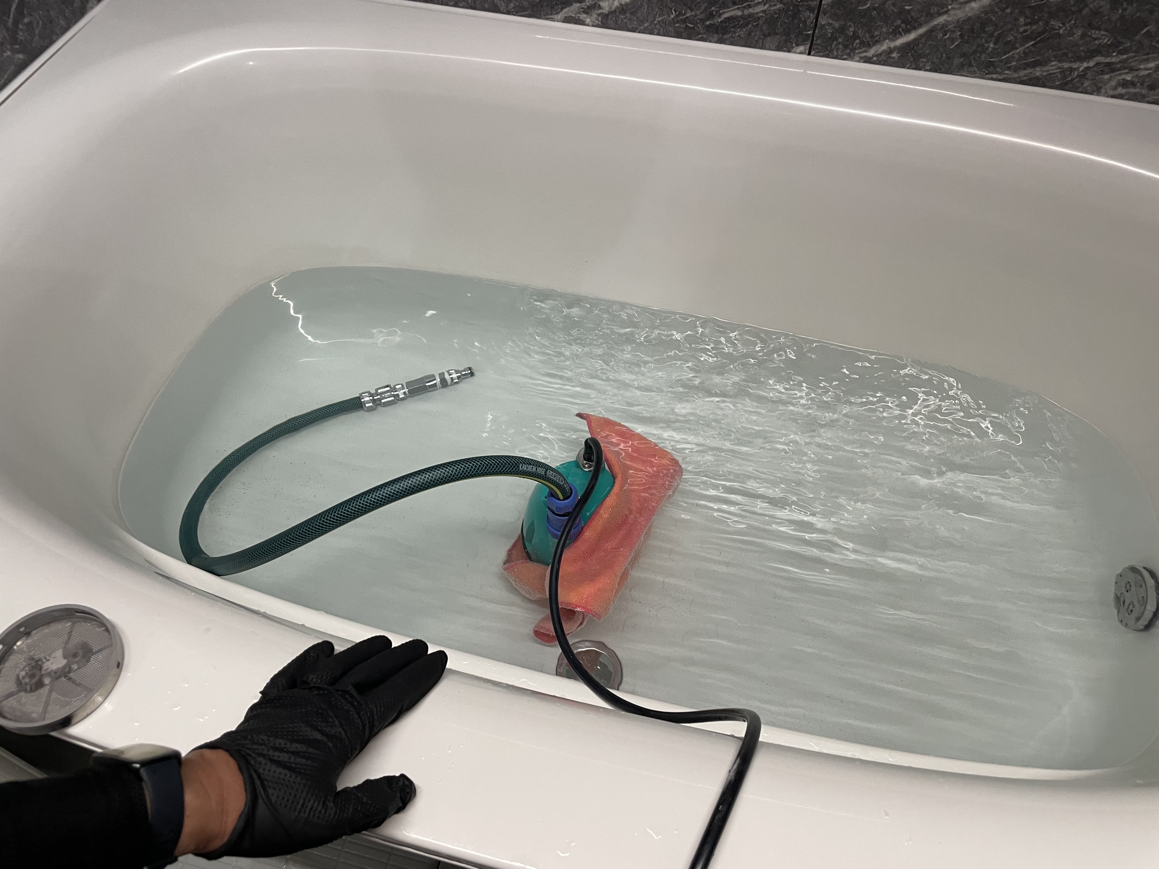 愛知県名古屋市名東区上社の追い焚き配管除菌洗浄の作業前1