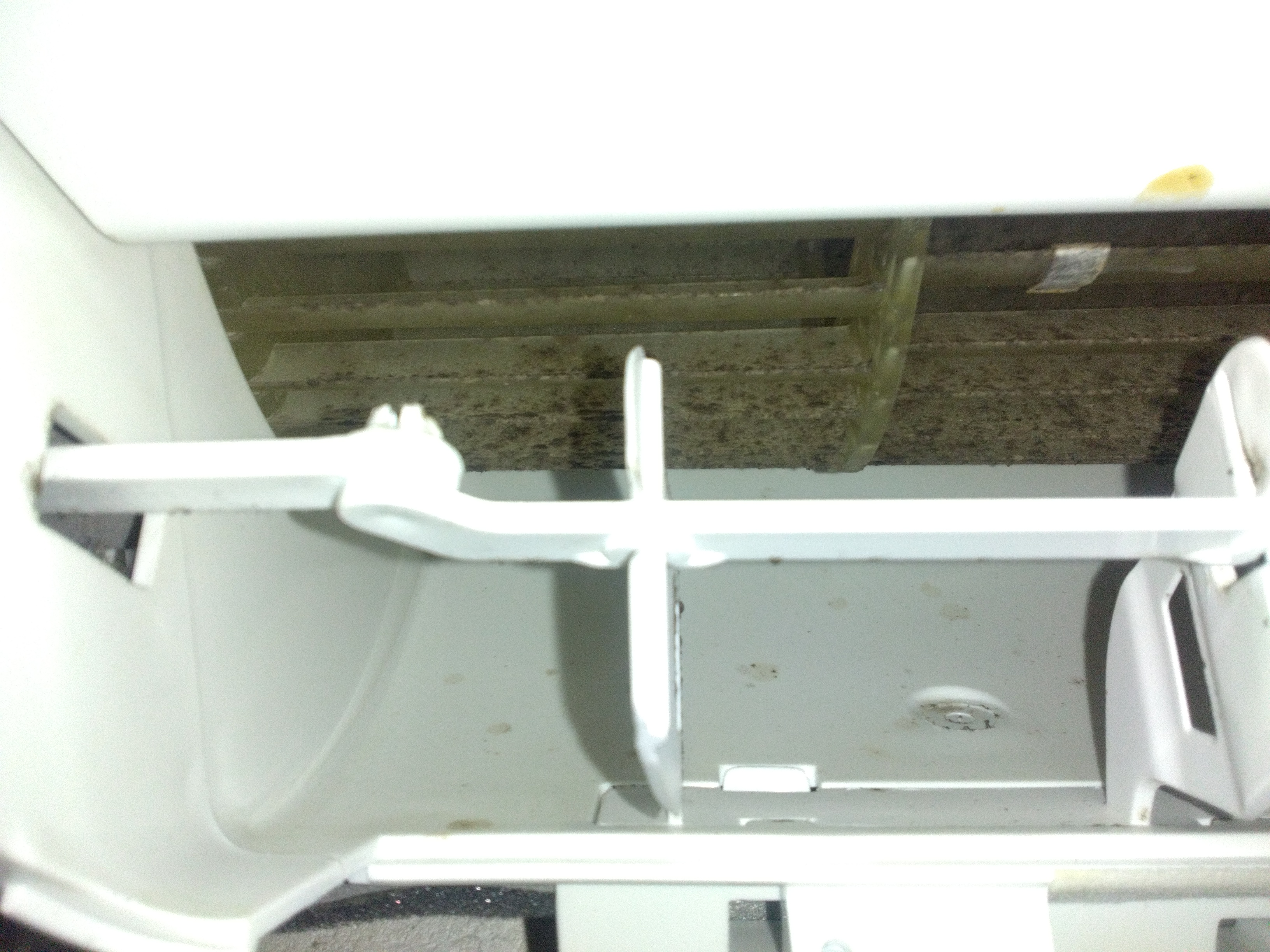 東京都日野市日野本町の壁掛けエアコンの作業前2