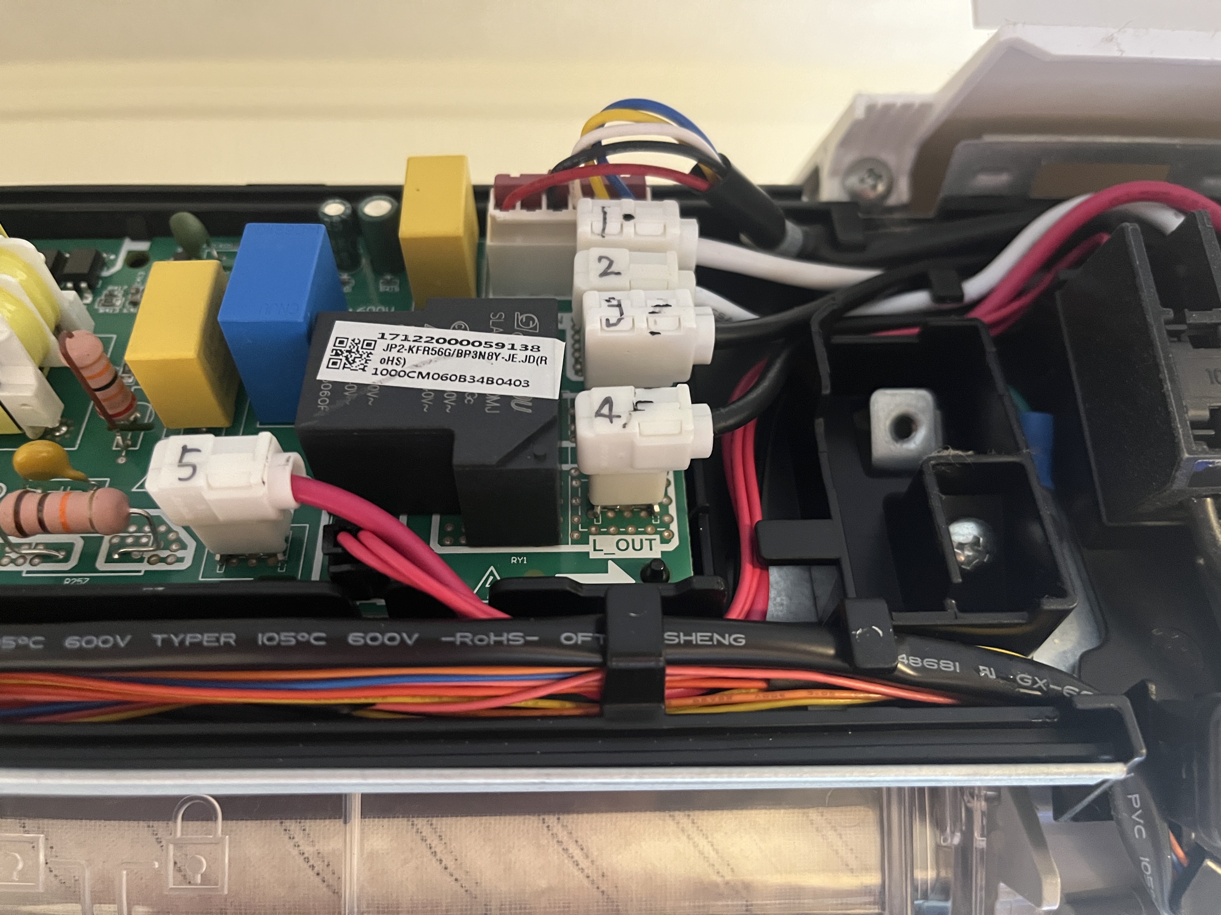 愛知県知多郡東浦町のお掃除機能付きエアコンの作業後3