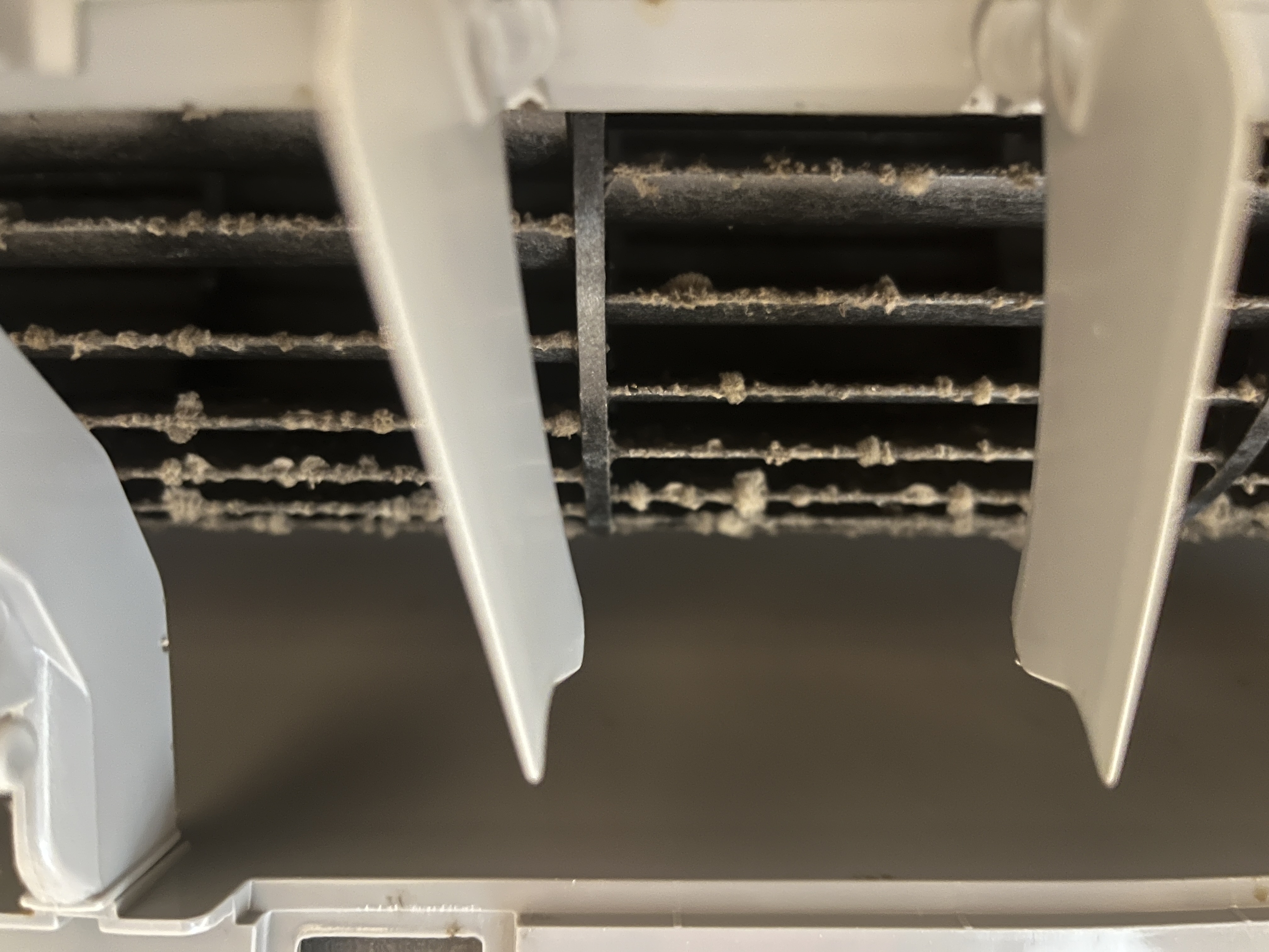 愛知県知多郡東浦町のお掃除機能付きエアコンの作業前1