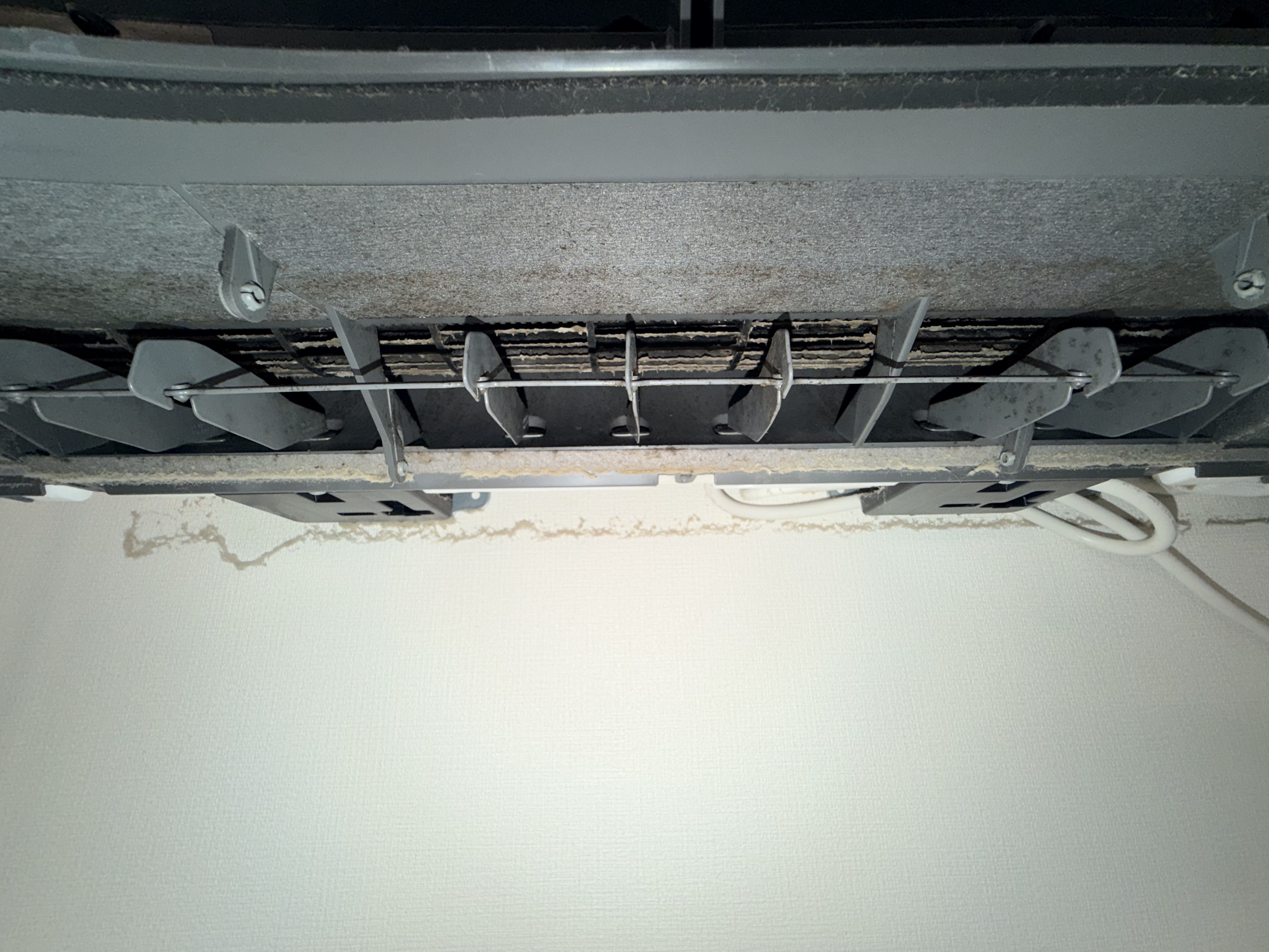 千葉県市原市加茂の壁掛けエアコンの作業前1