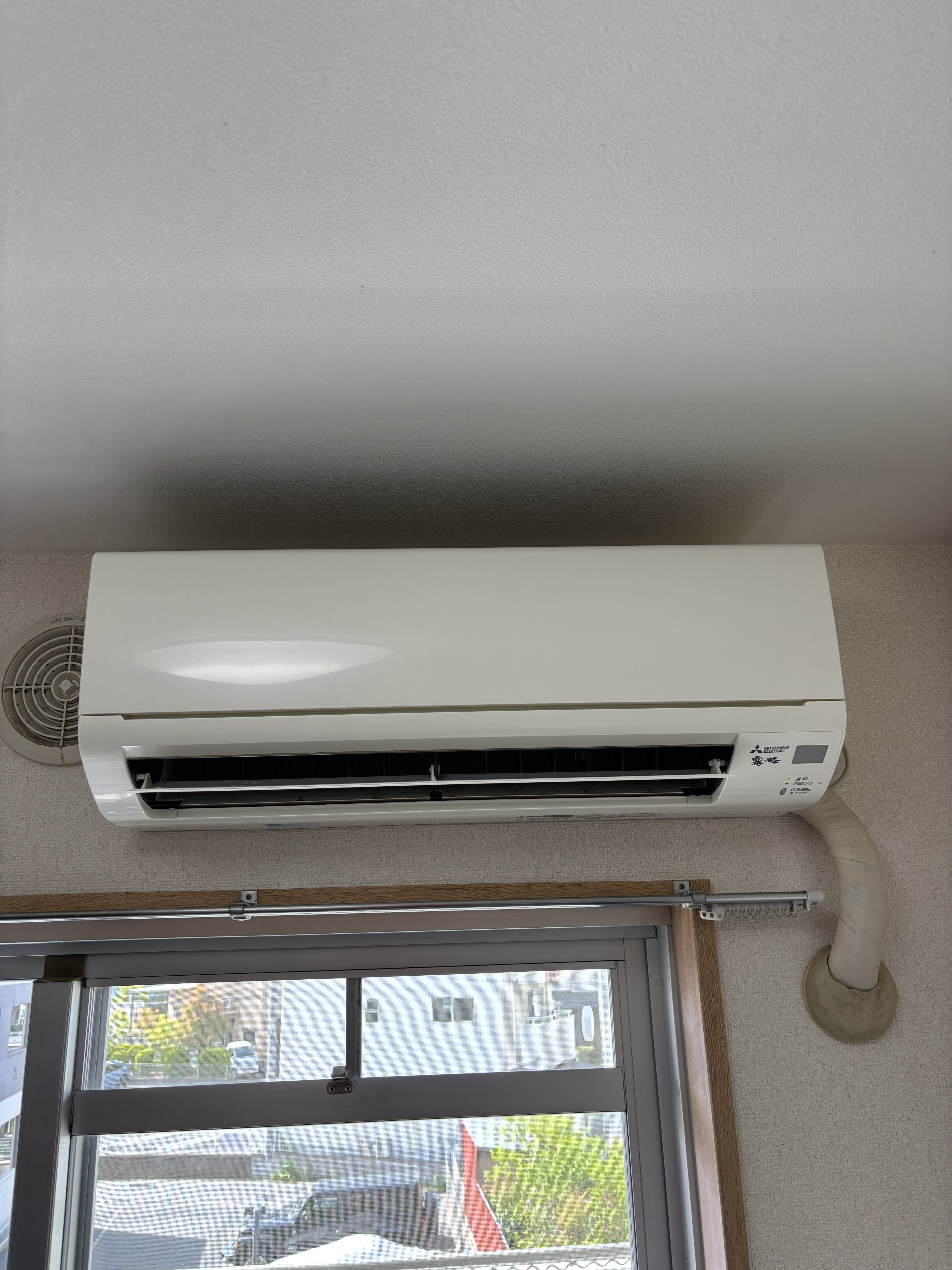 神奈川県藤沢市の壁掛けエアコンの作業前3
