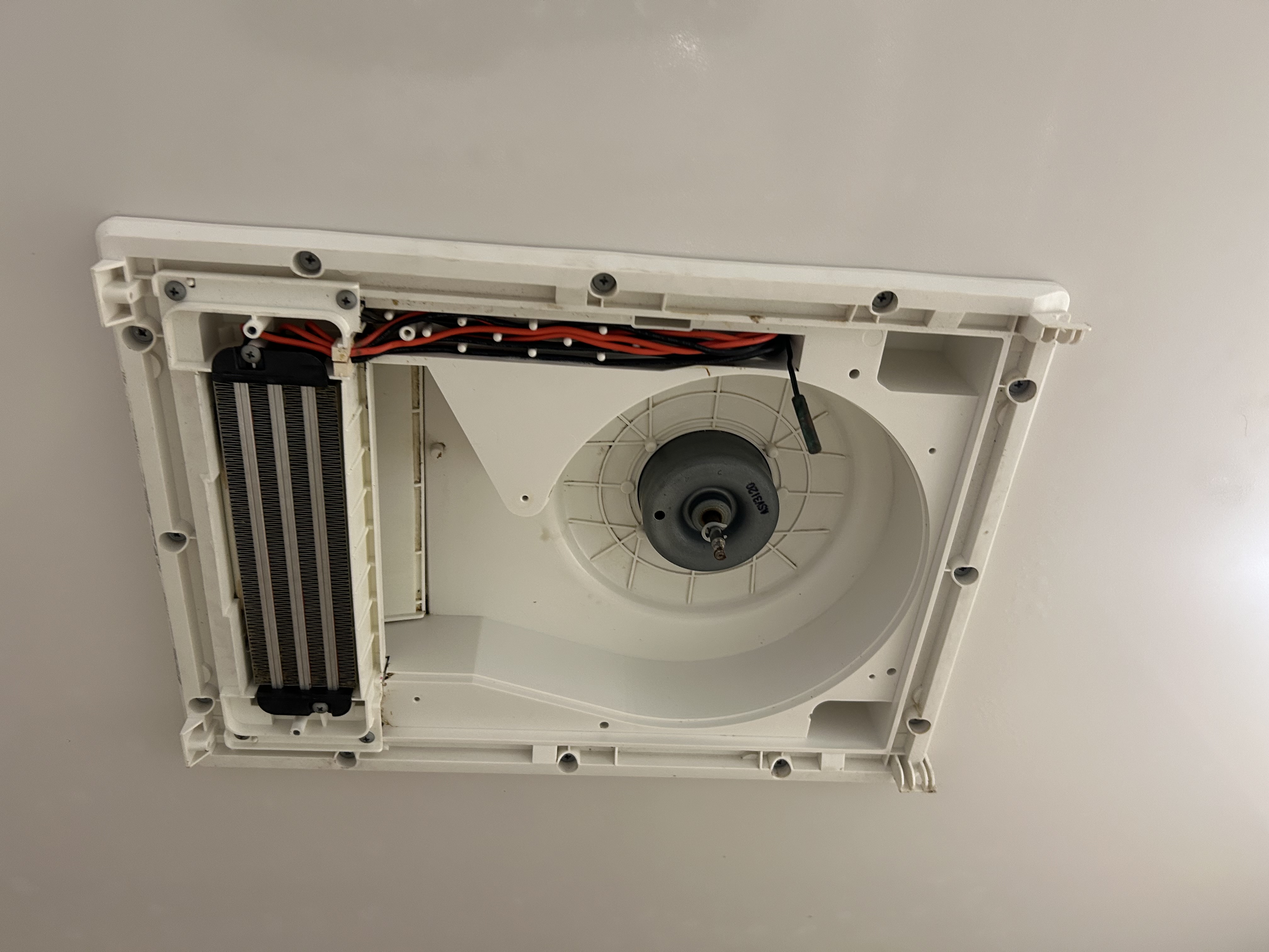 東京都江東区の浴室乾燥機クリーニングの作業後1