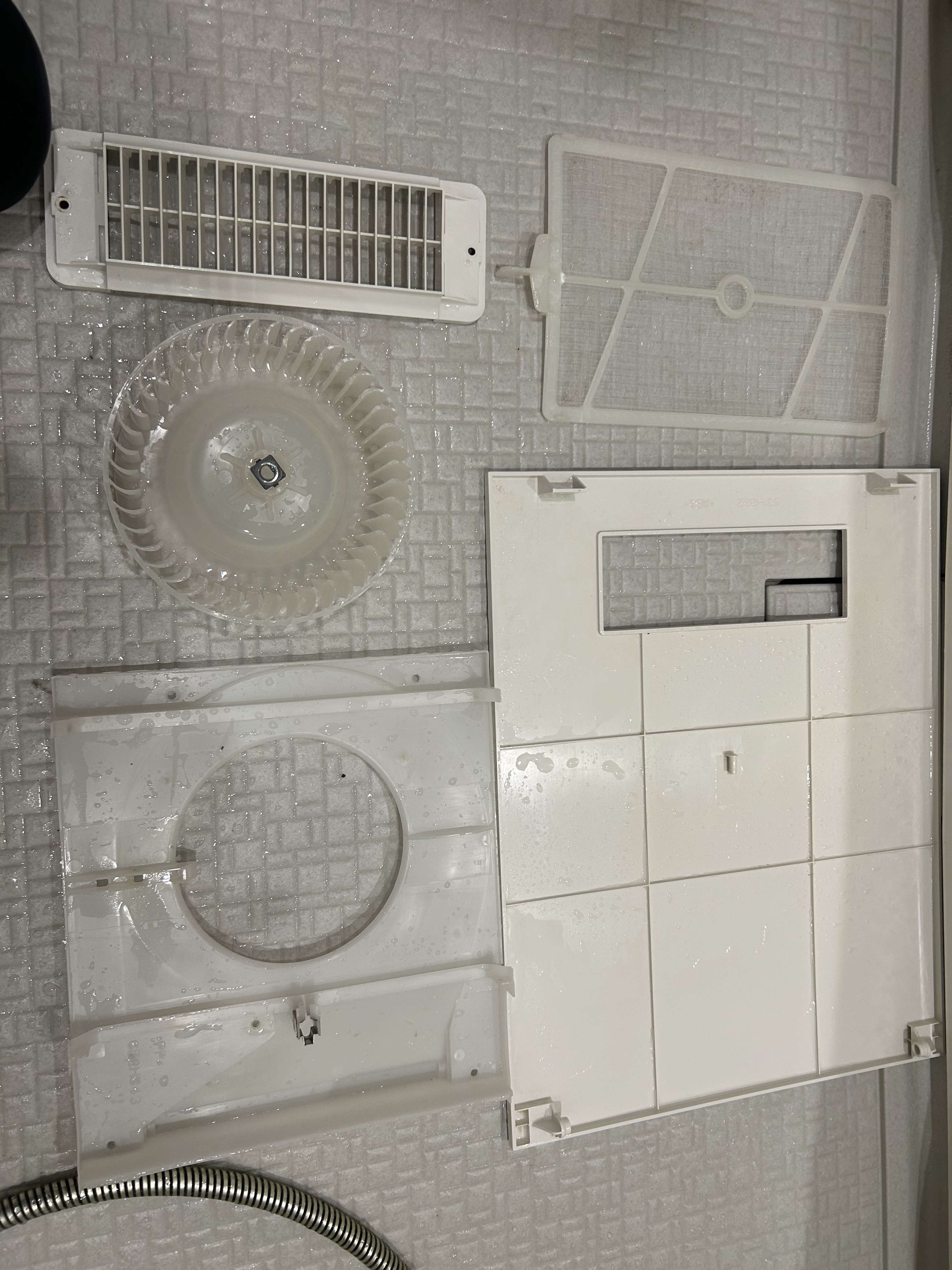 東京都江東区の浴室乾燥機クリーニングの作業後2