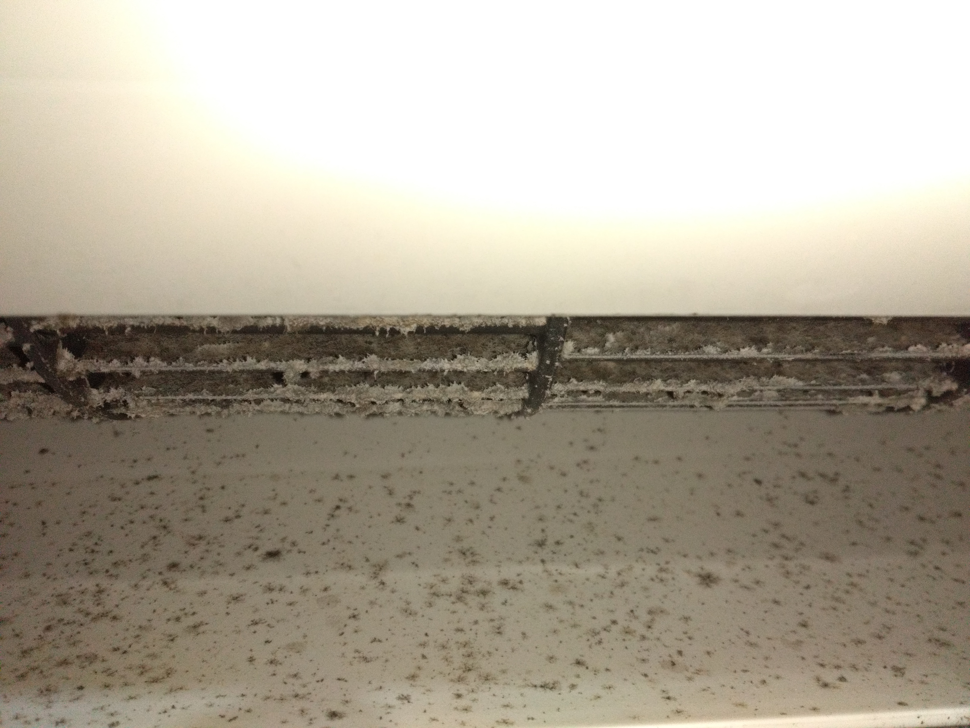 福岡県福岡市東区の壁掛けエアコンの作業前1