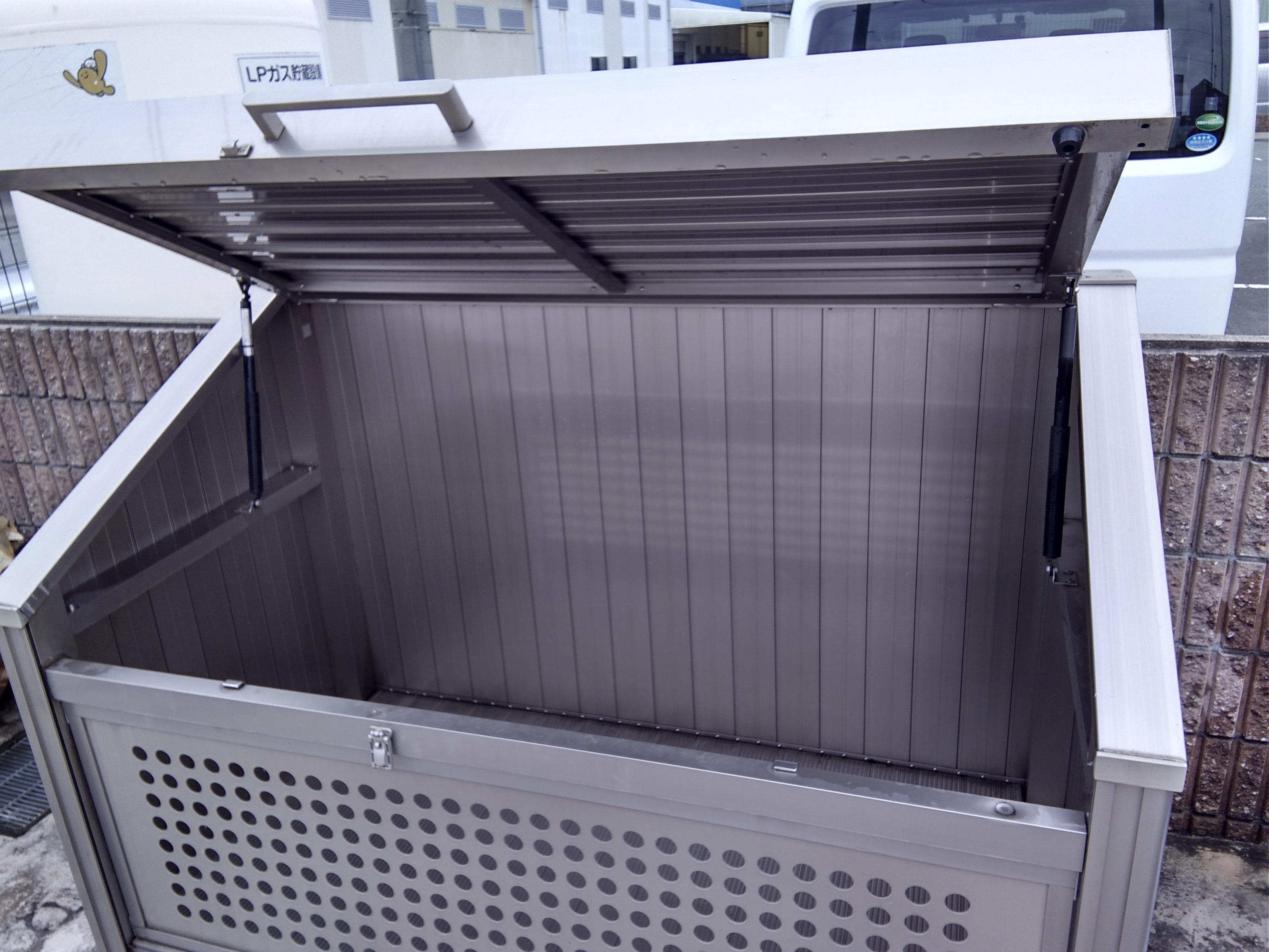 兵庫県姫路市のビル・マンション共用部清掃の作業前1