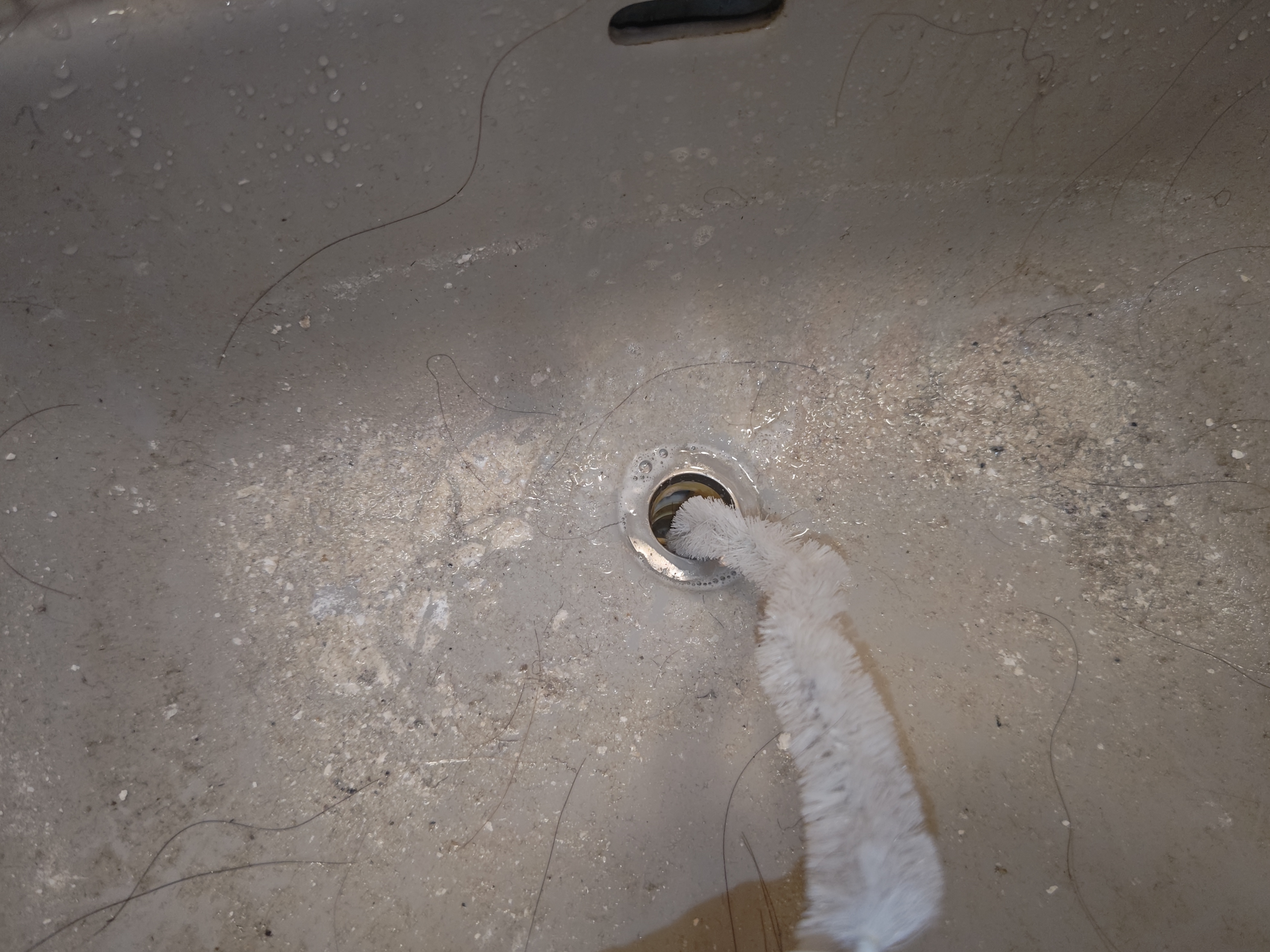 東京都新宿区大久保の洗面所クリーニングの作業前2