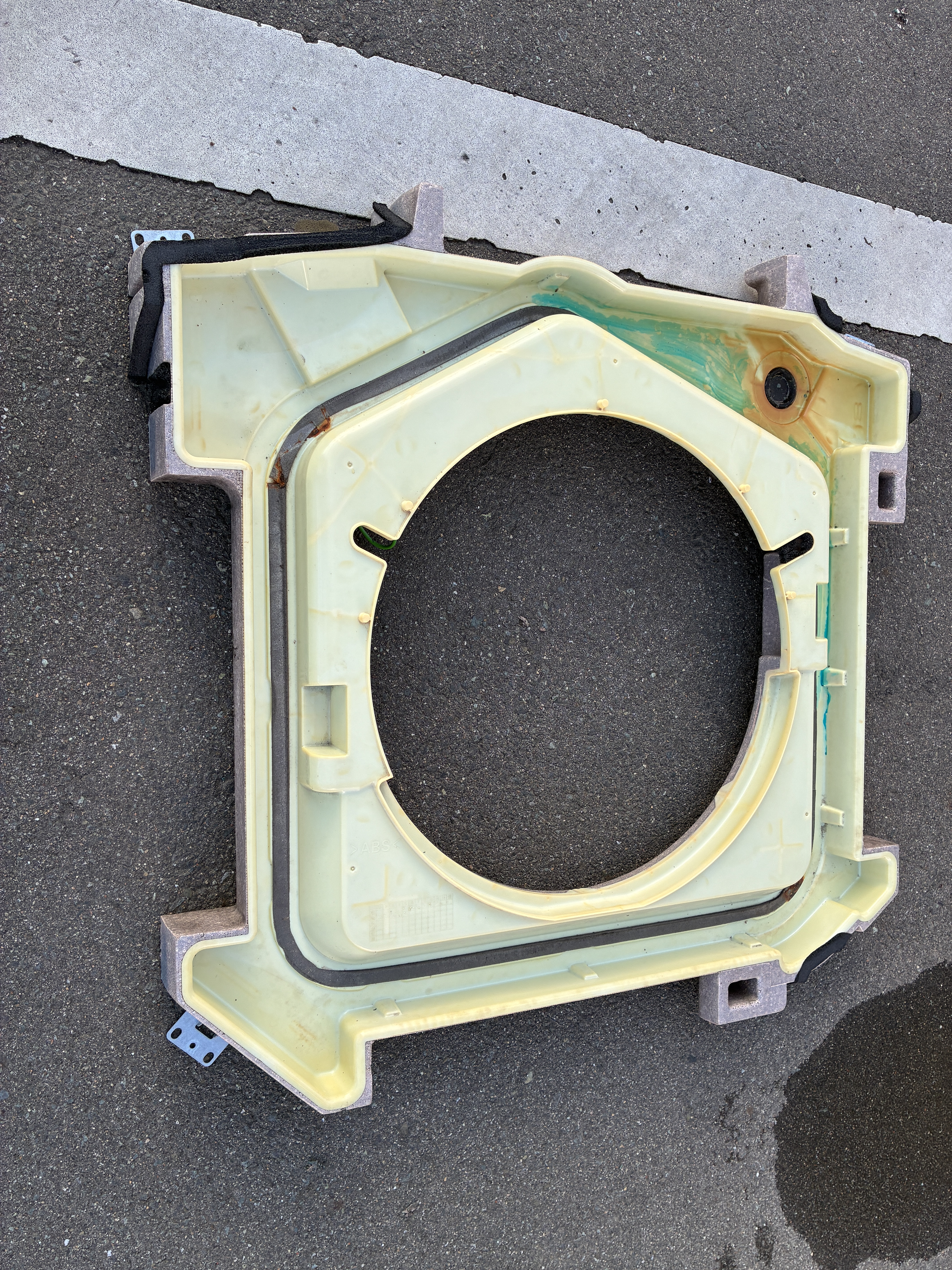 岩手県盛岡市の業務用天井埋め込みエアコンの作業後1