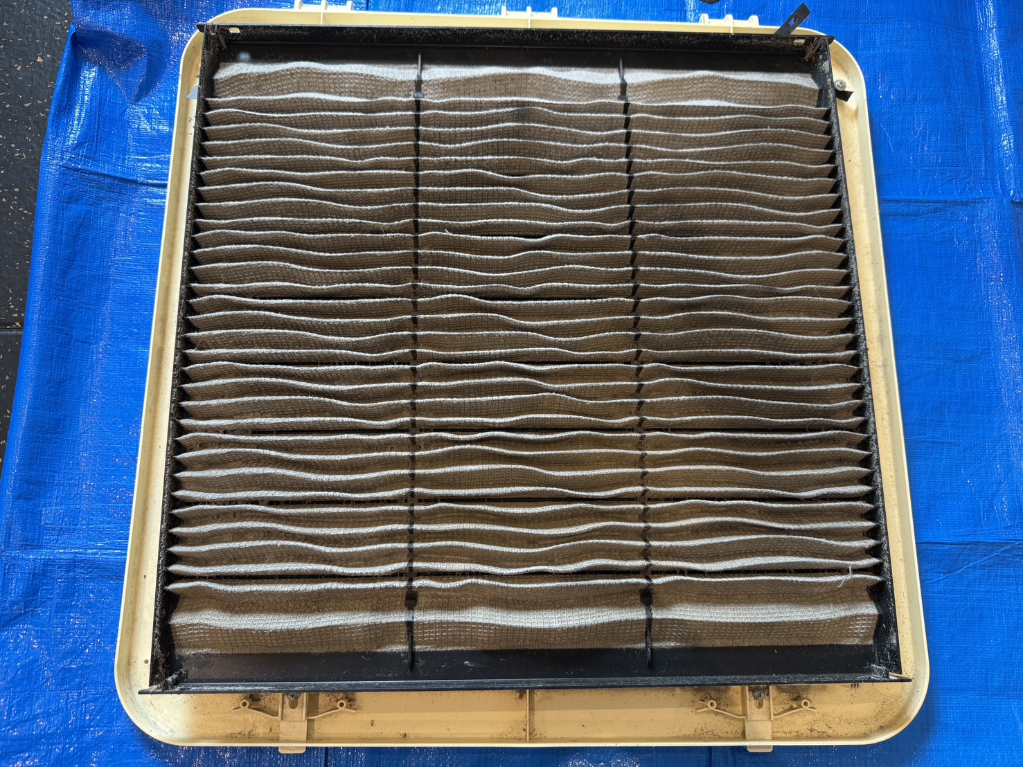 東京都品川区旗の台の業務用天井埋め込みエアコンの作業前1