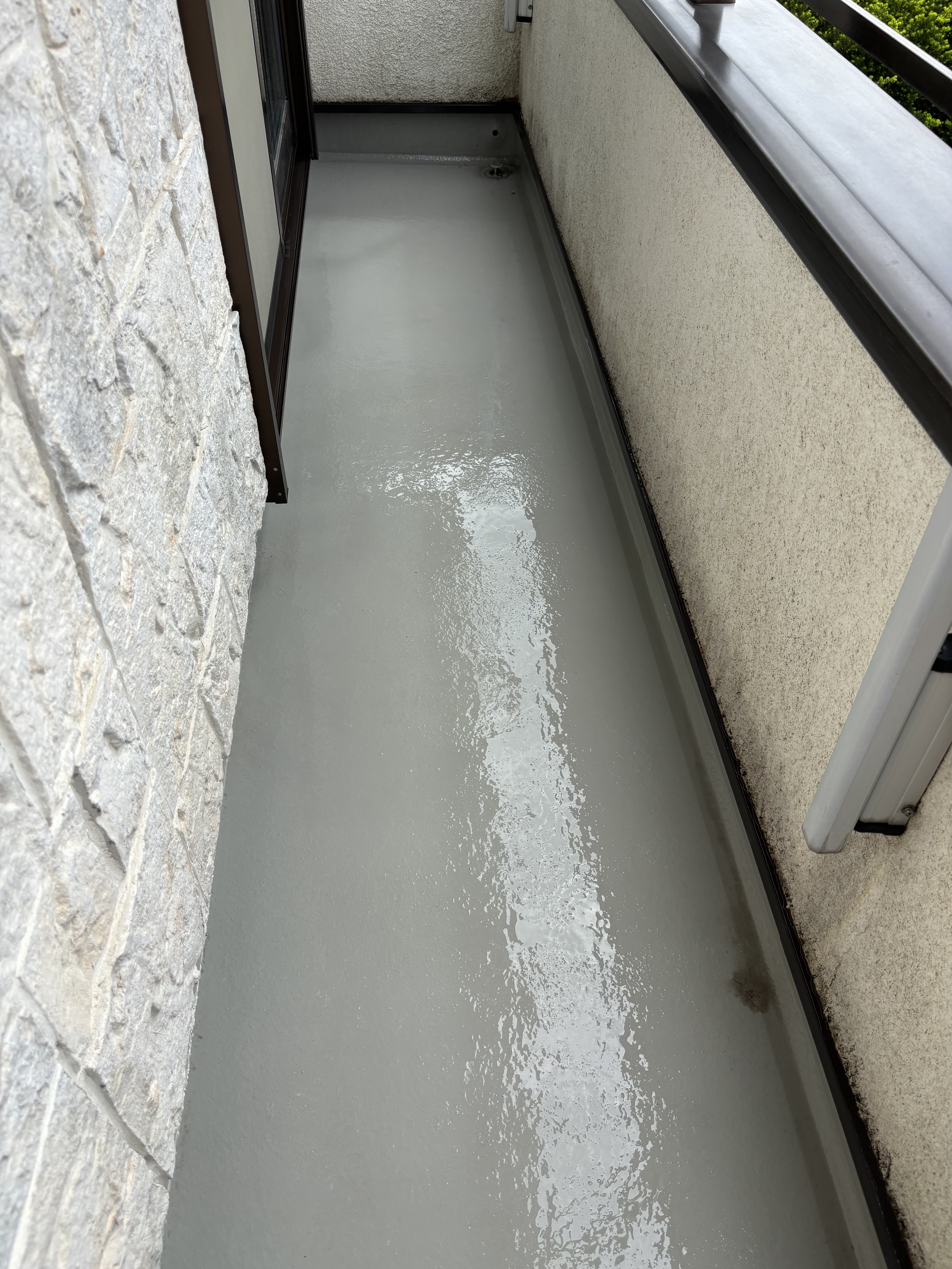 神奈川県藤沢市のベランダ・バルコニークリーニングの作業後1