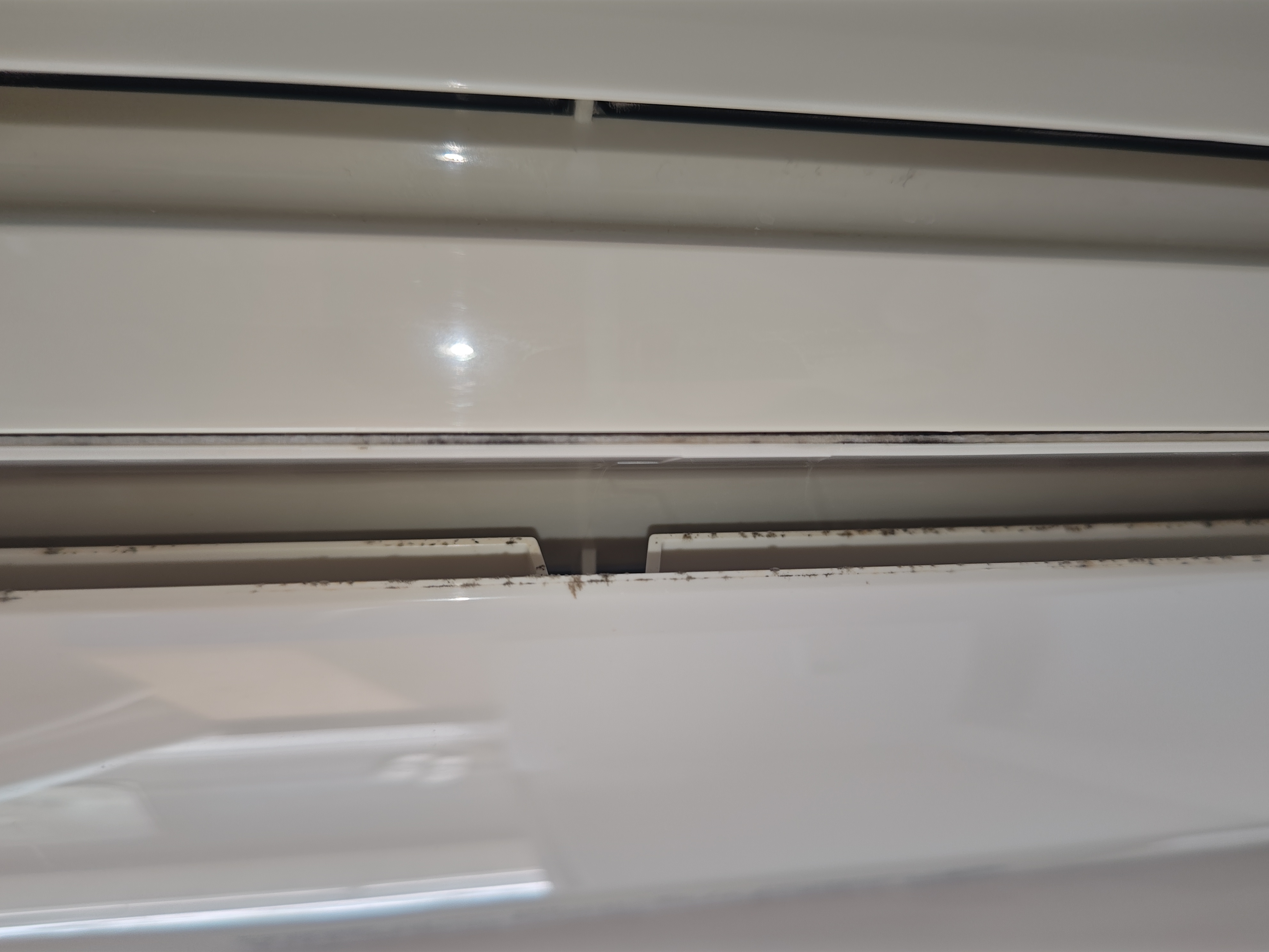 東京都新宿区河田町の壁掛けエアコンの作業前1