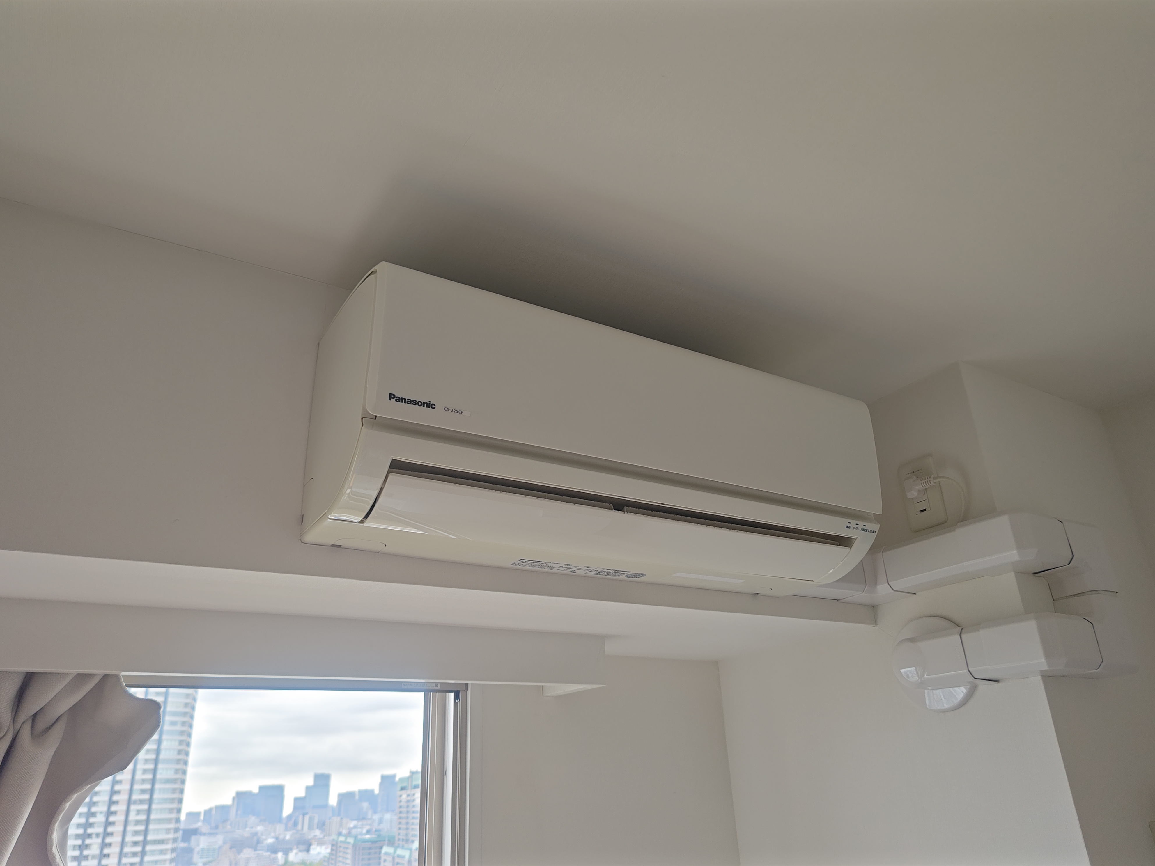 東京都新宿区河田町の壁掛けエアコンの作業前2