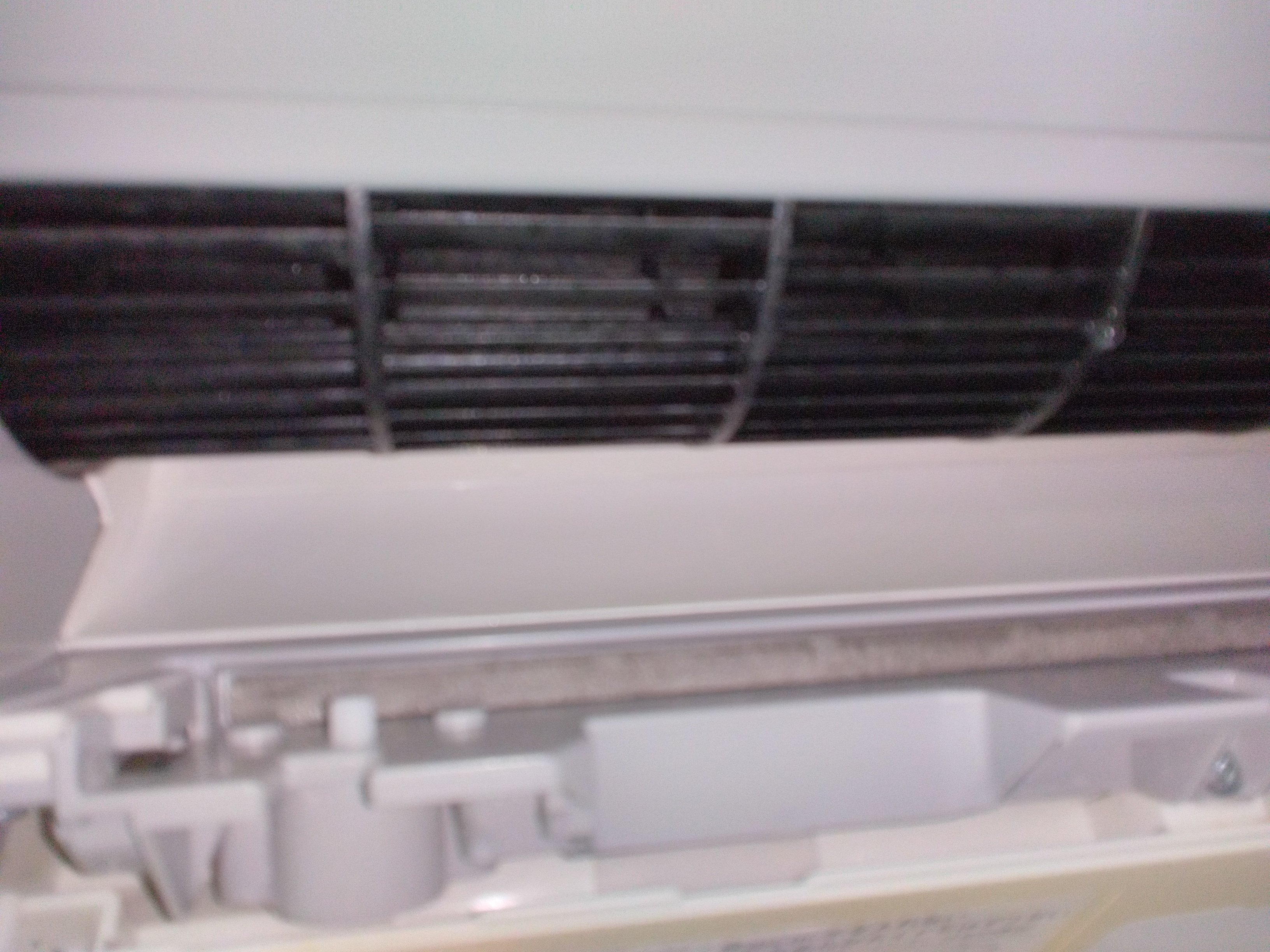 山梨県中巨摩郡昭和町のお掃除機能付きエアコンの作業後2