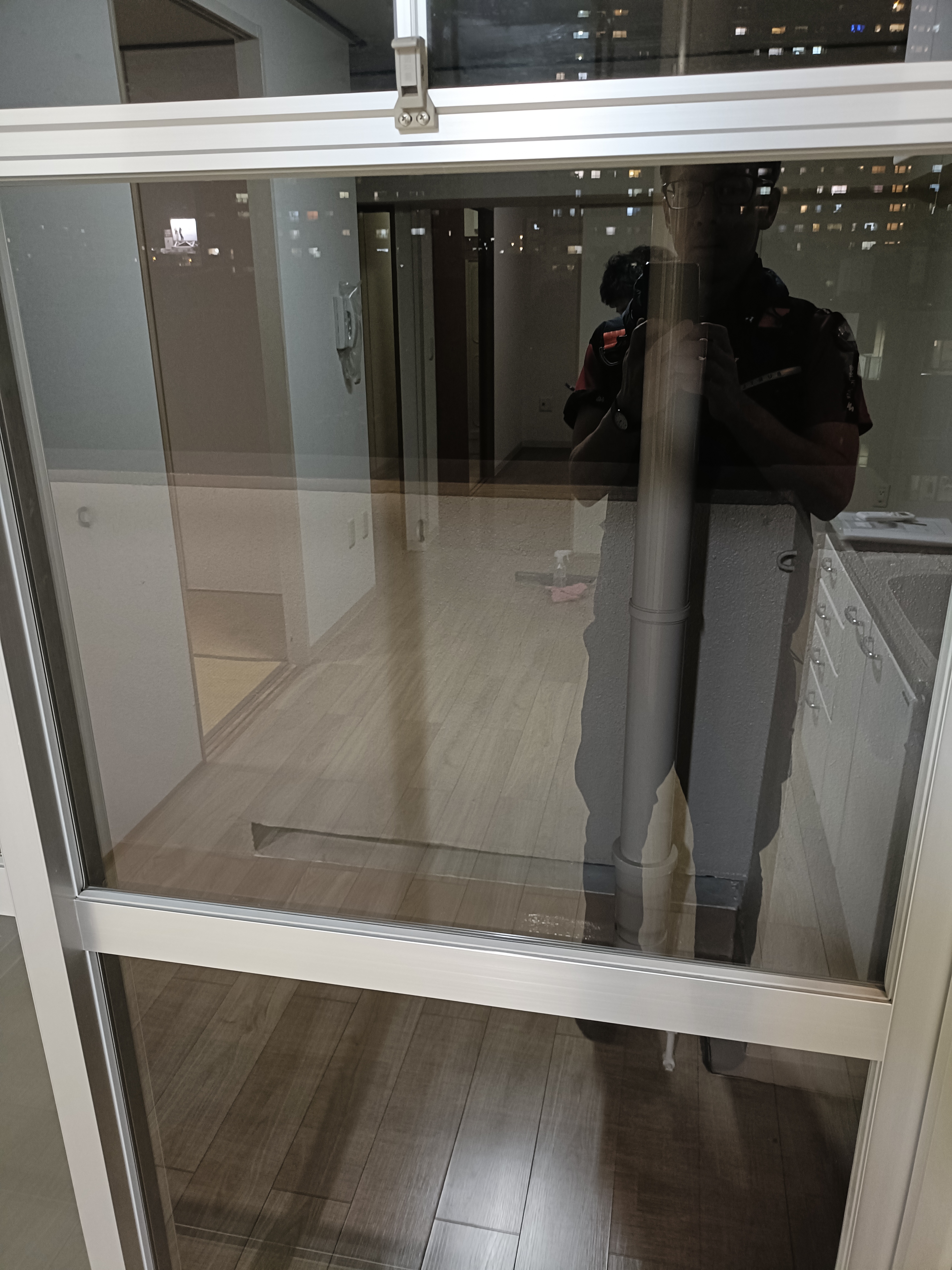 東京都江東区大島の窓ガラス・サッシクリーニングの作業後1