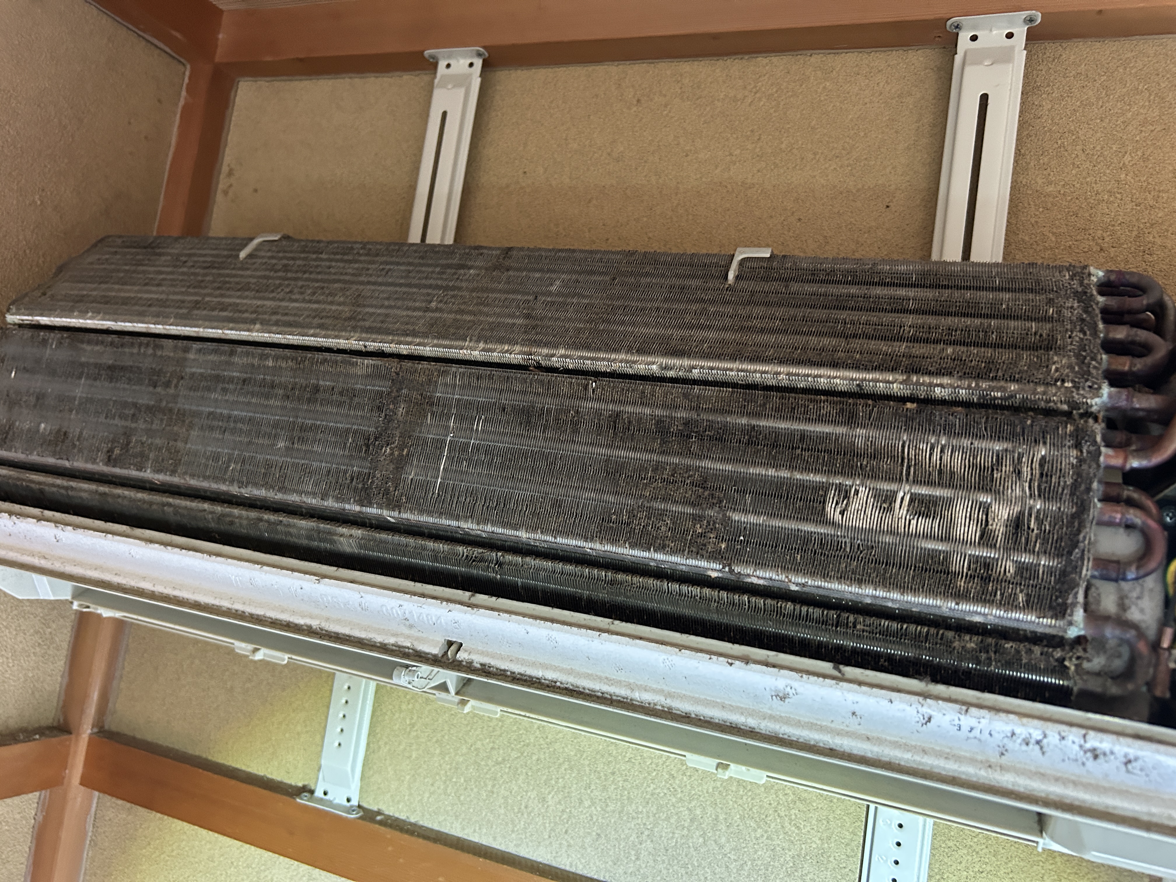 千葉県千葉市緑区おゆみ野の壁掛けエアコンの作業前1