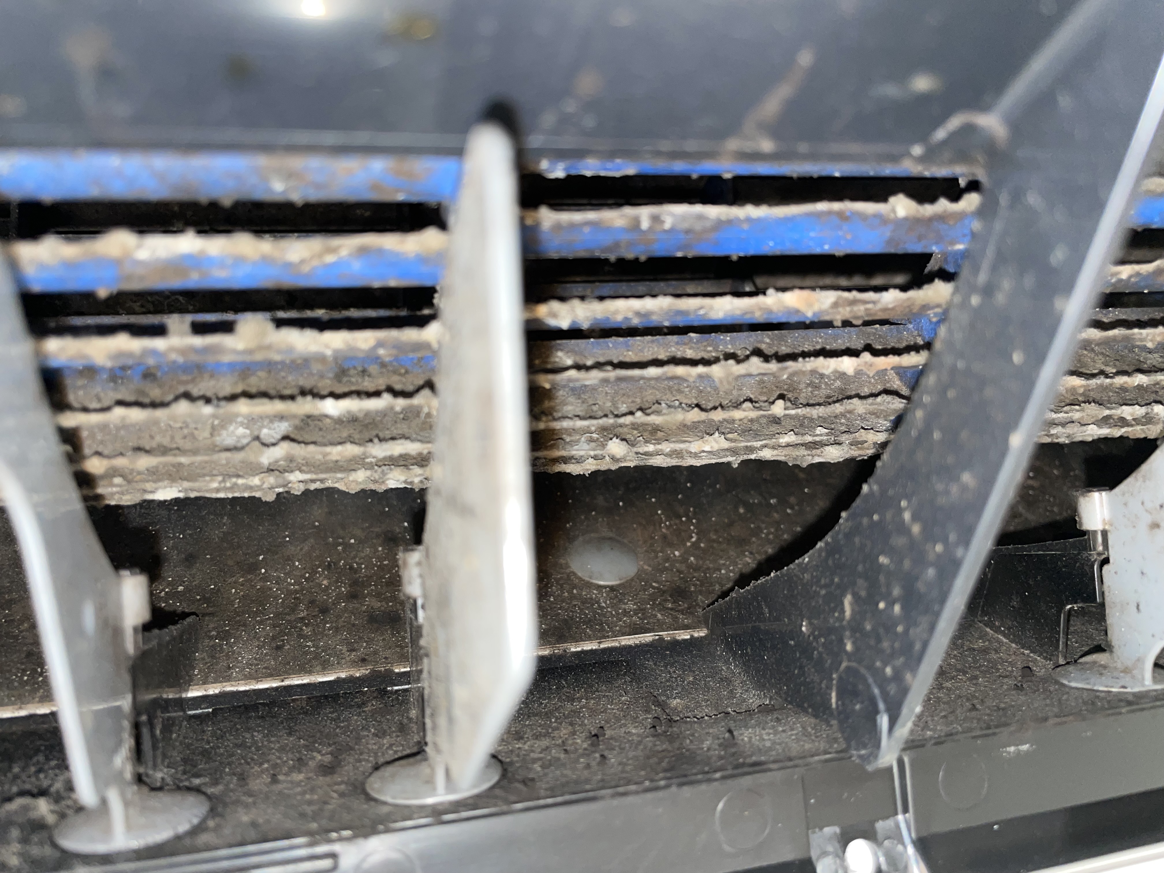 愛知県名古屋市千種区猪高町のお掃除機能付きエアコンの作業前1