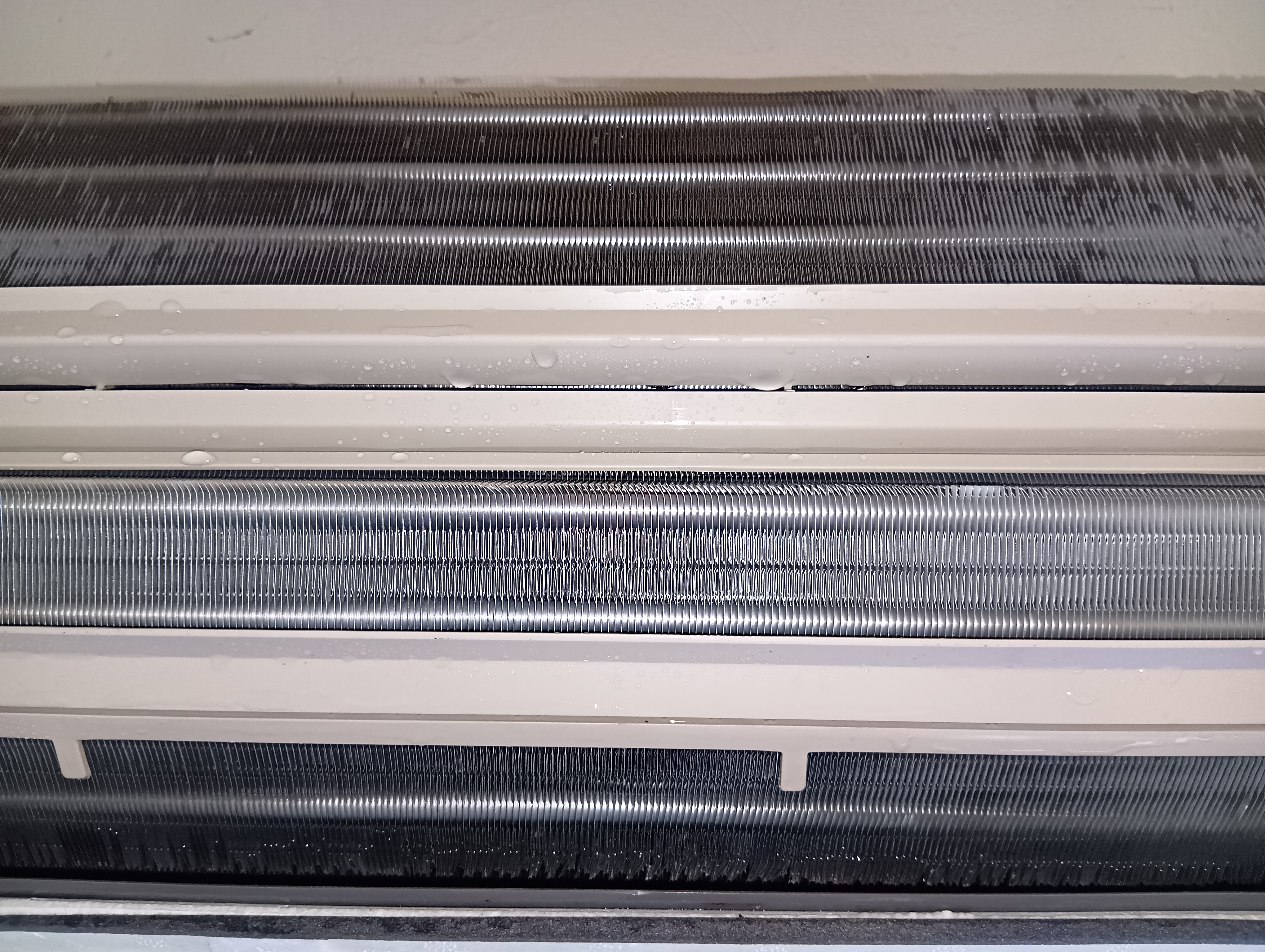 福島県いわき市のお掃除機能付きエアコンの作業後2