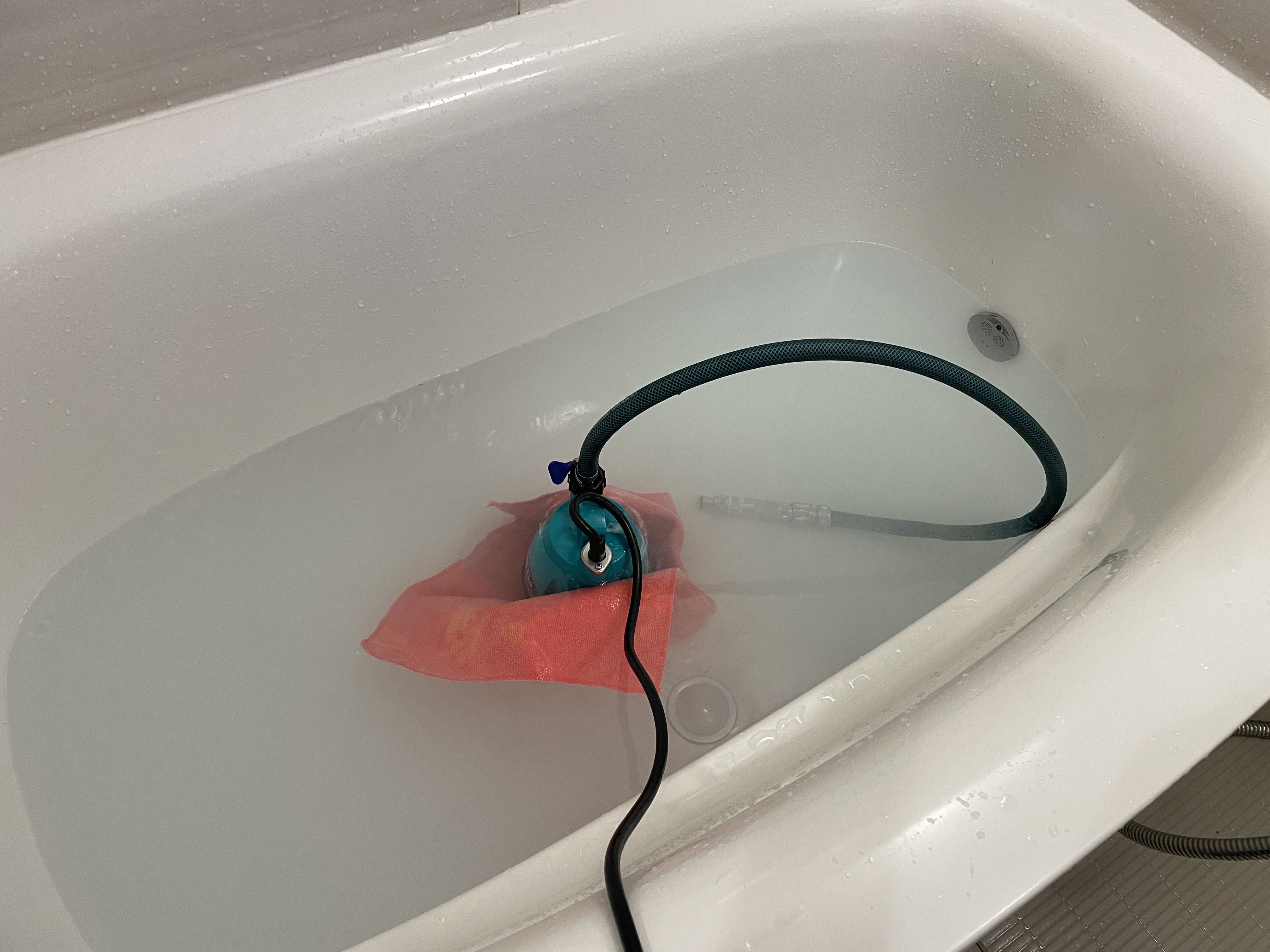 愛知県名古屋市千種区揚羽町の追い焚き配管除菌洗浄の作業前1