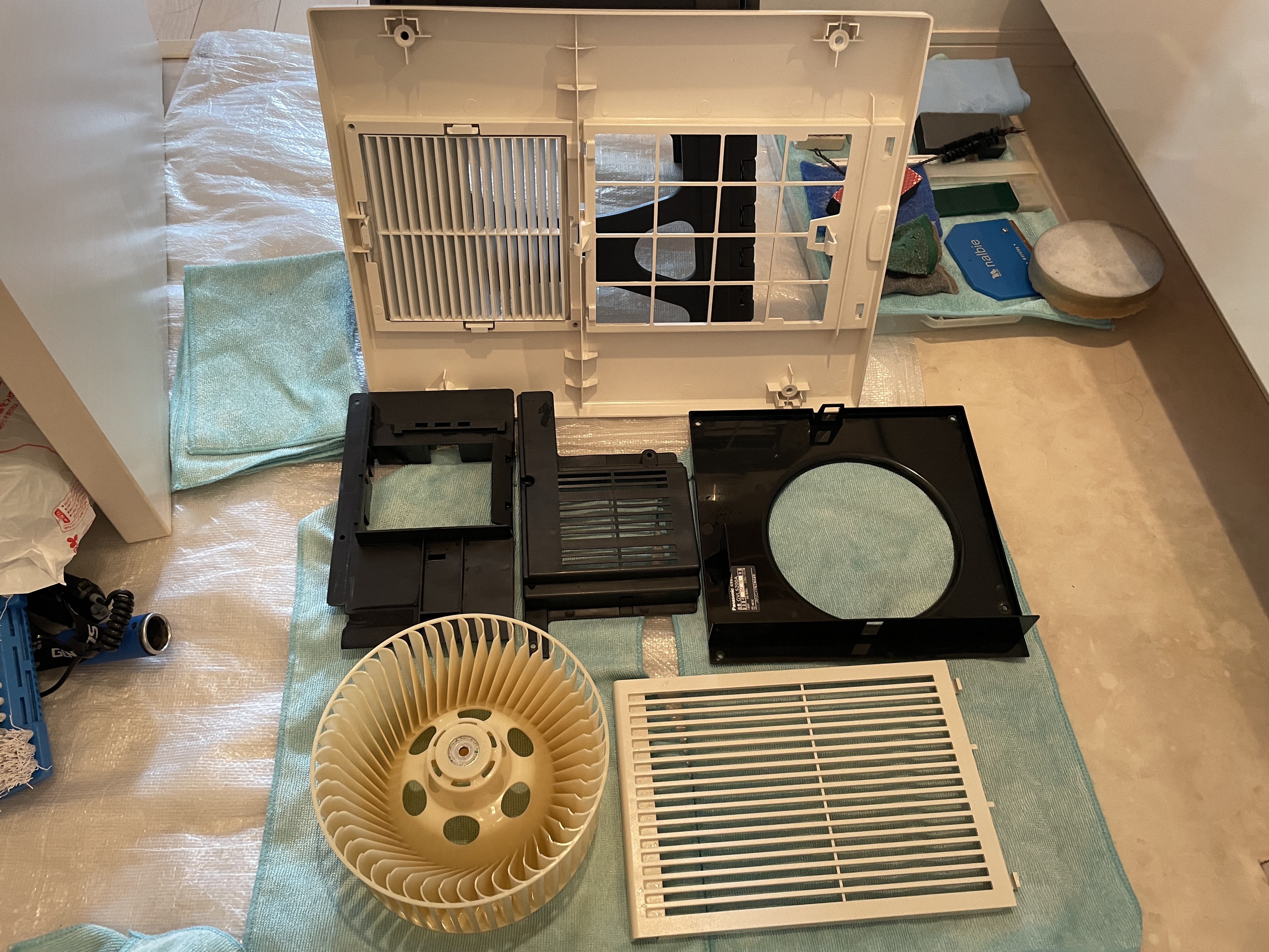 東京都杉並区上荻の浴室乾燥機クリーニングの作業後3