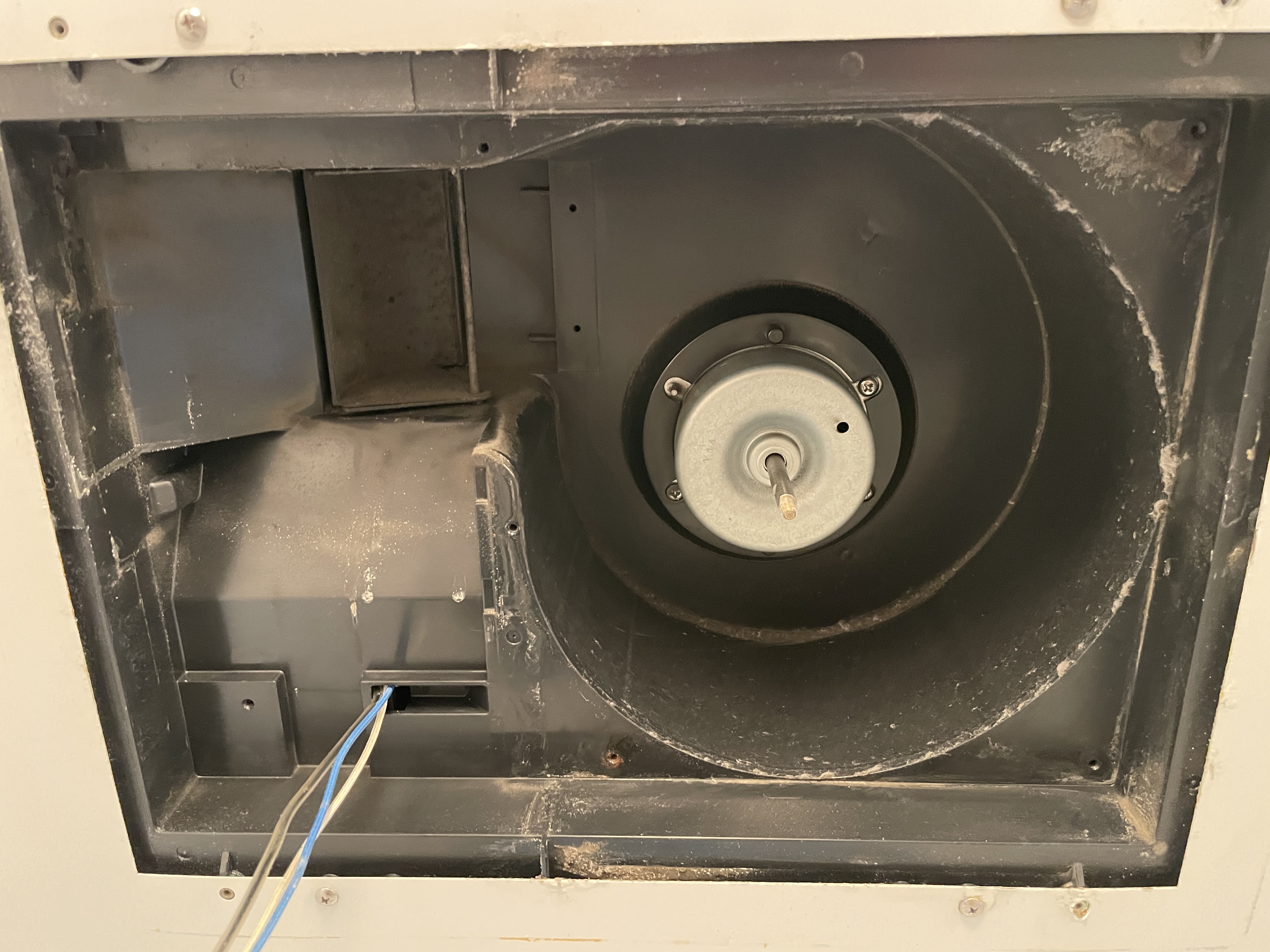 東京都杉並区上荻の浴室乾燥機クリーニングの作業前2