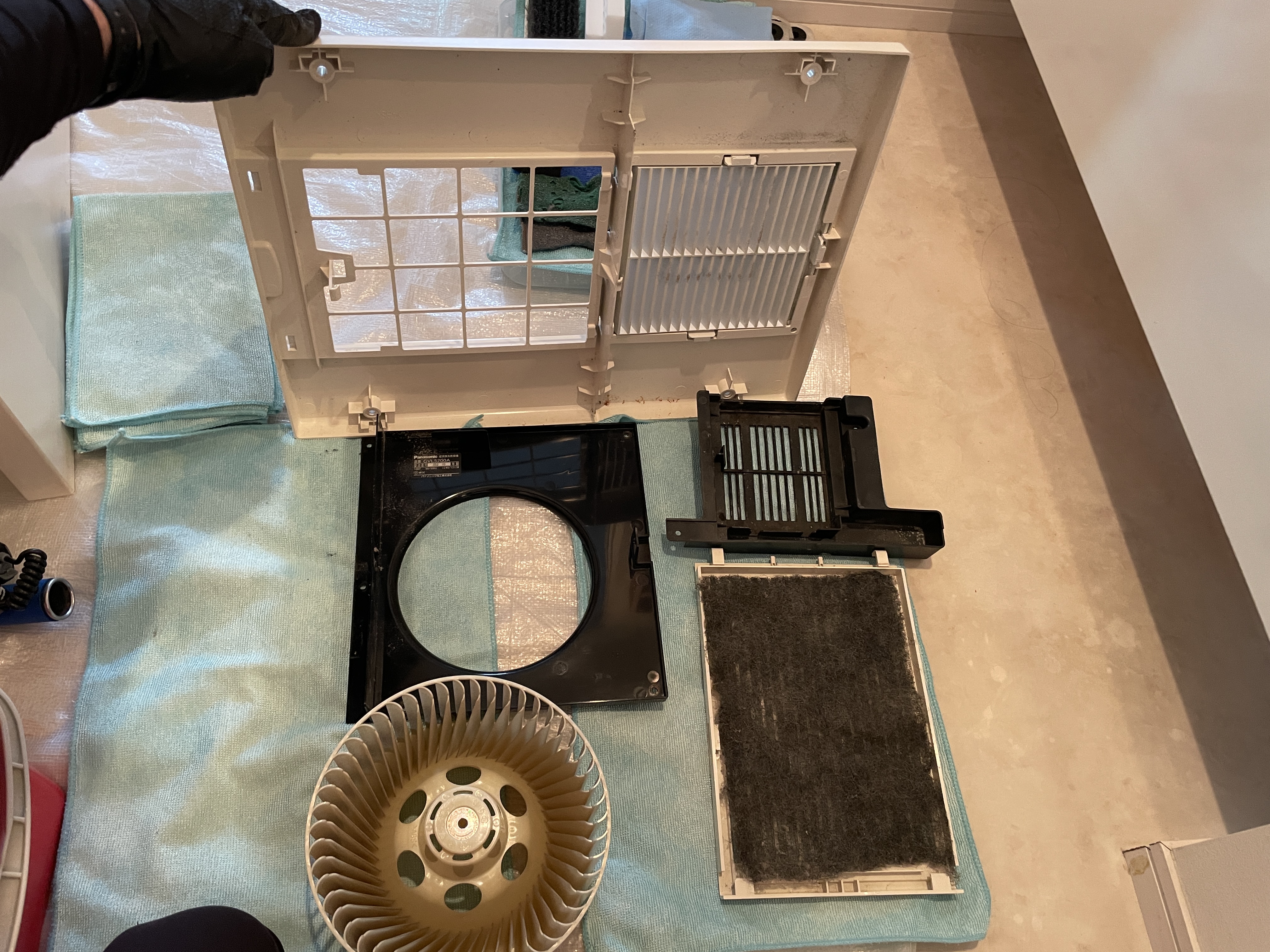 東京都杉並区上荻の浴室乾燥機クリーニングの作業前3