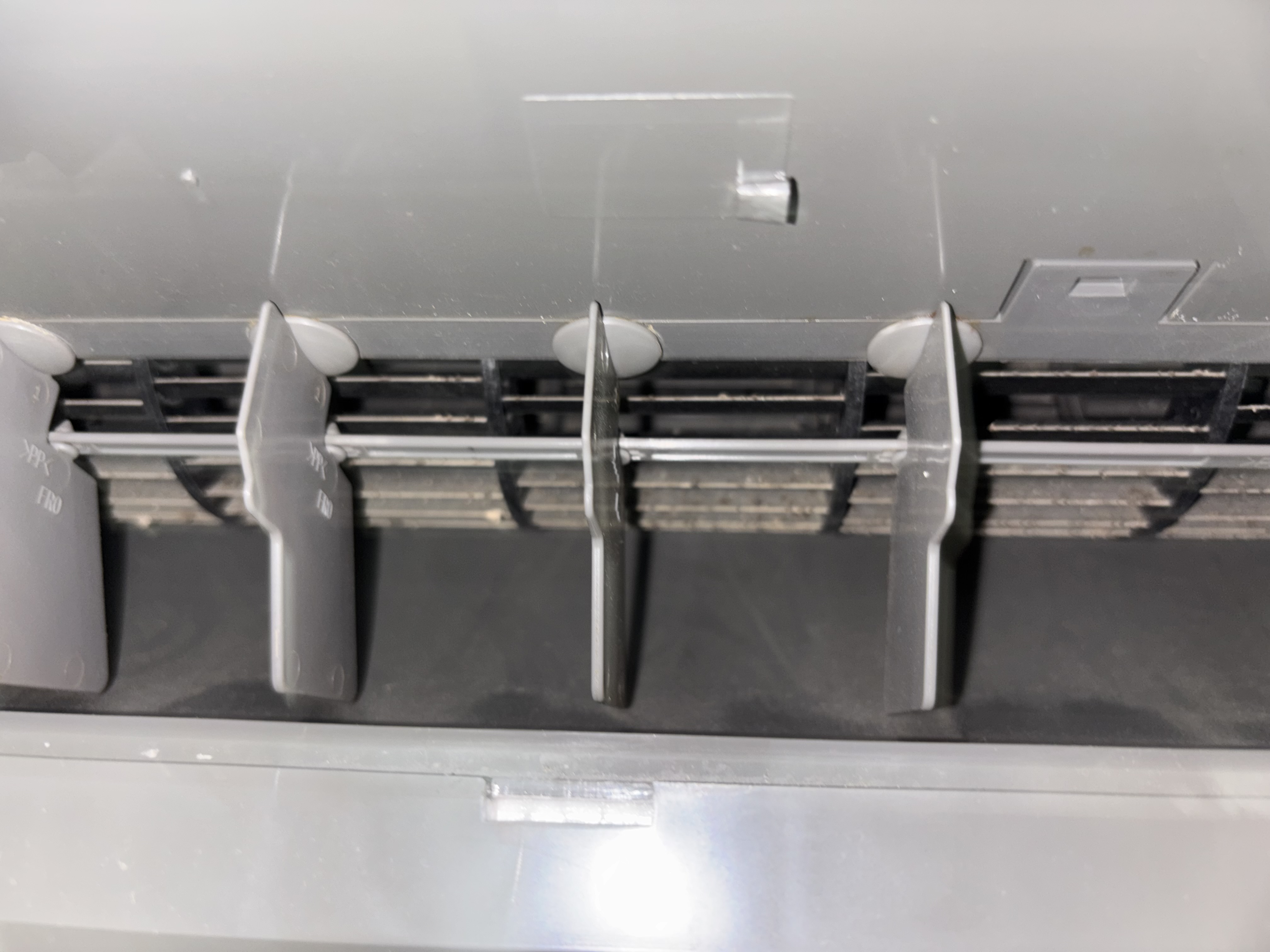 神奈川県藤沢市の壁掛けエアコンの作業前3