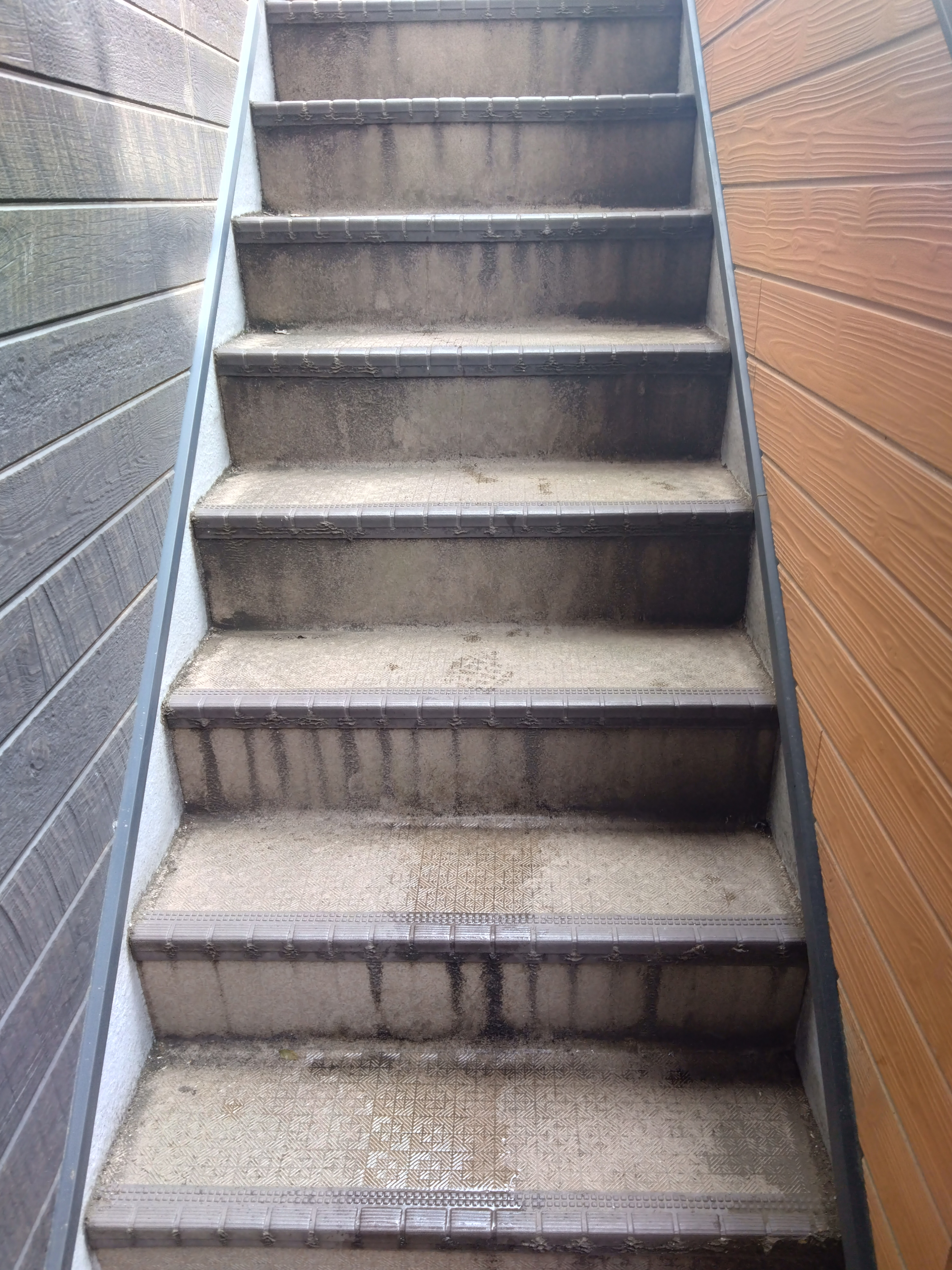 東京都台東区のビル・マンション共用部清掃の作業前3