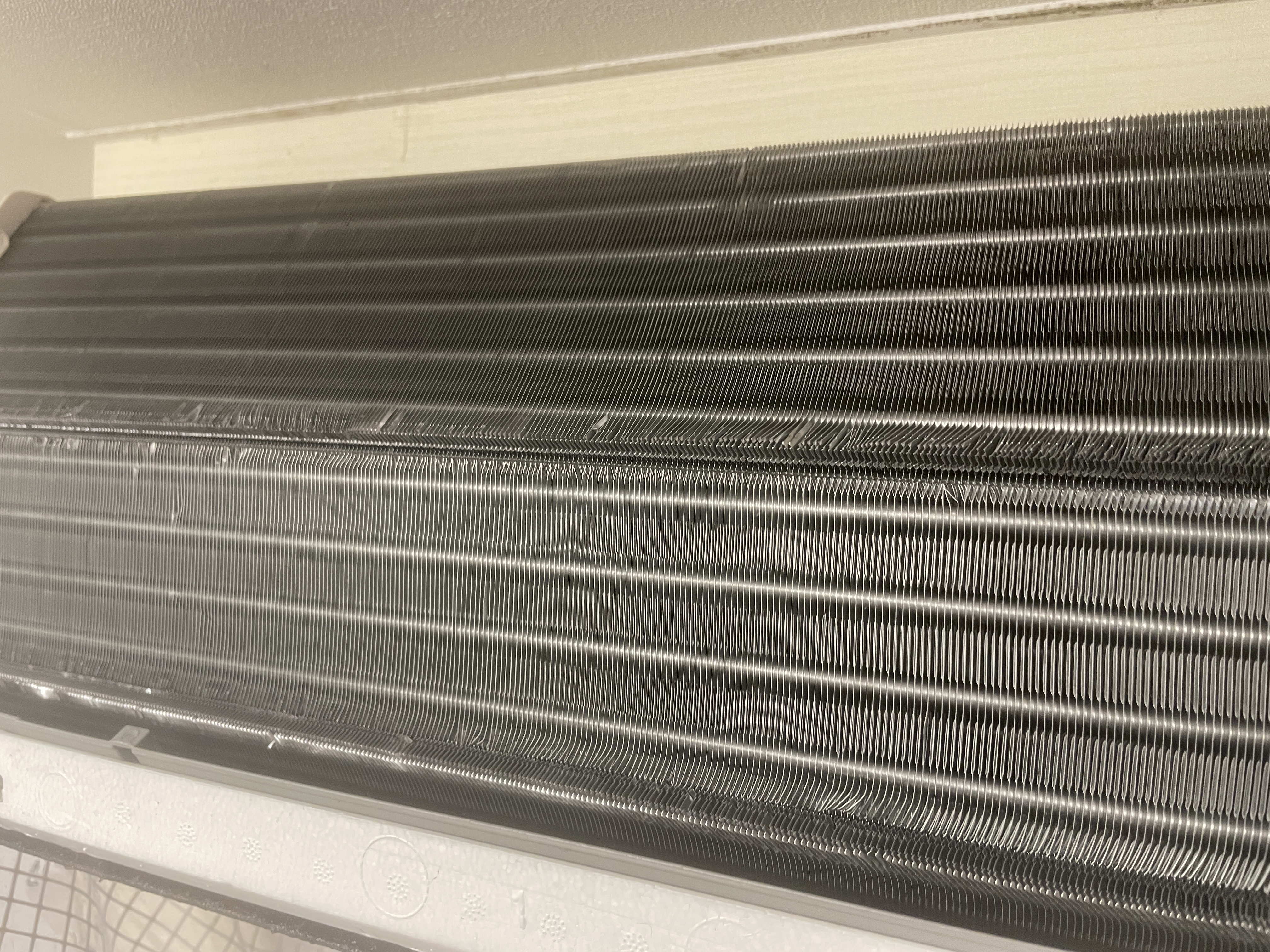 神奈川県横浜市南区のお掃除機能付きエアコンの作業後1