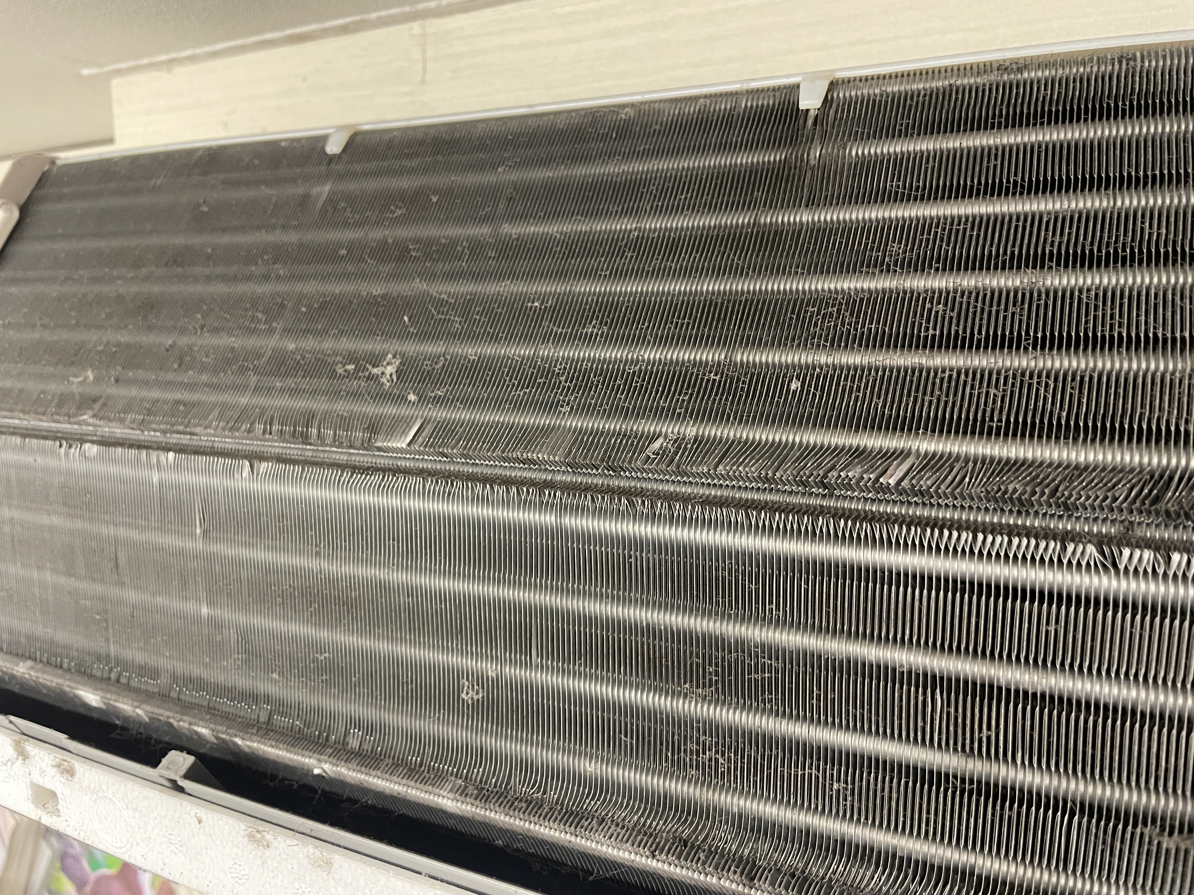 神奈川県横浜市南区のお掃除機能付きエアコンの作業前1