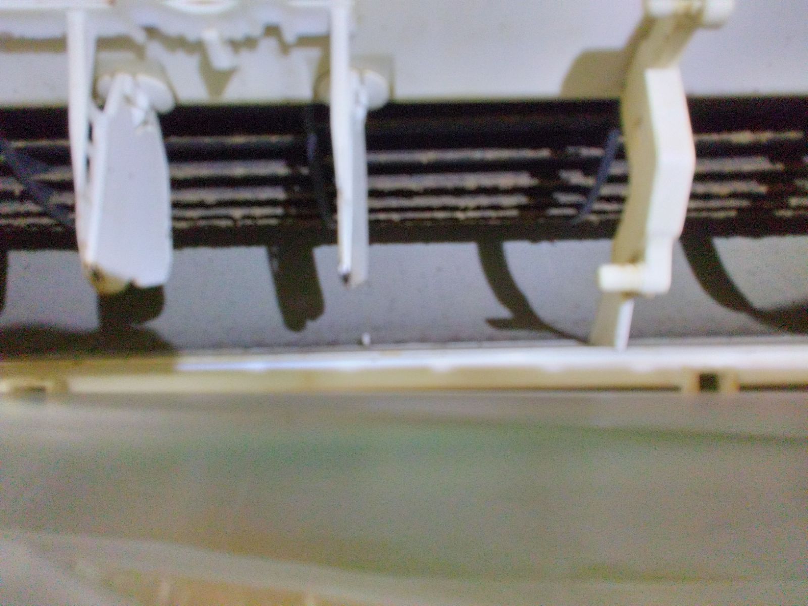 千葉県船橋市の壁掛けエアコンの作業前1