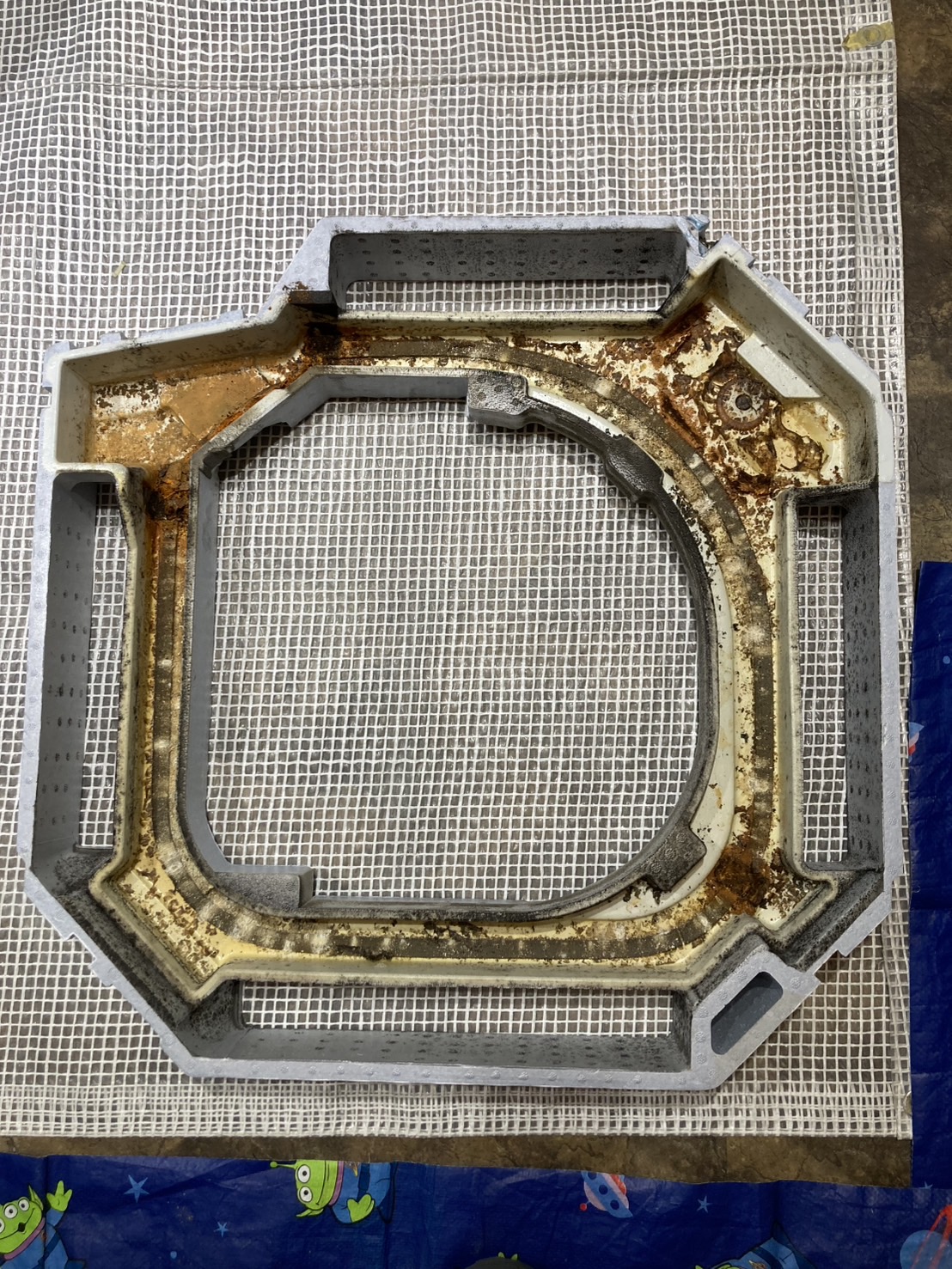 大阪府東大阪市の業務用天井埋め込みエアコンの作業前1