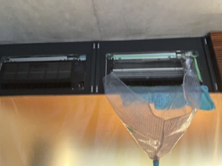 東京都世田谷区深沢の壁埋め込みエアコンの作業前1