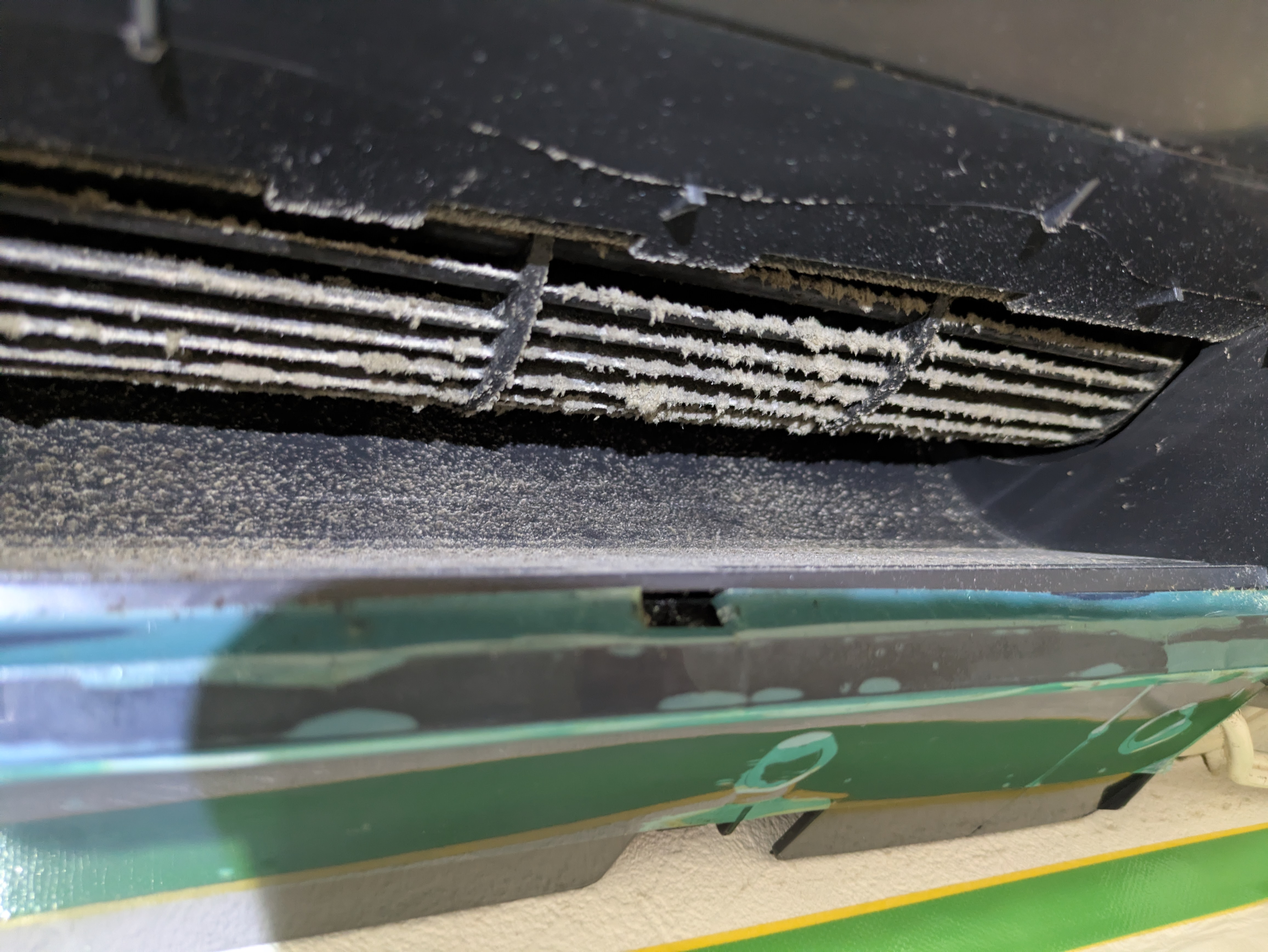 埼玉県さいたま市見沼区東宮下の壁掛けエアコンの作業前1