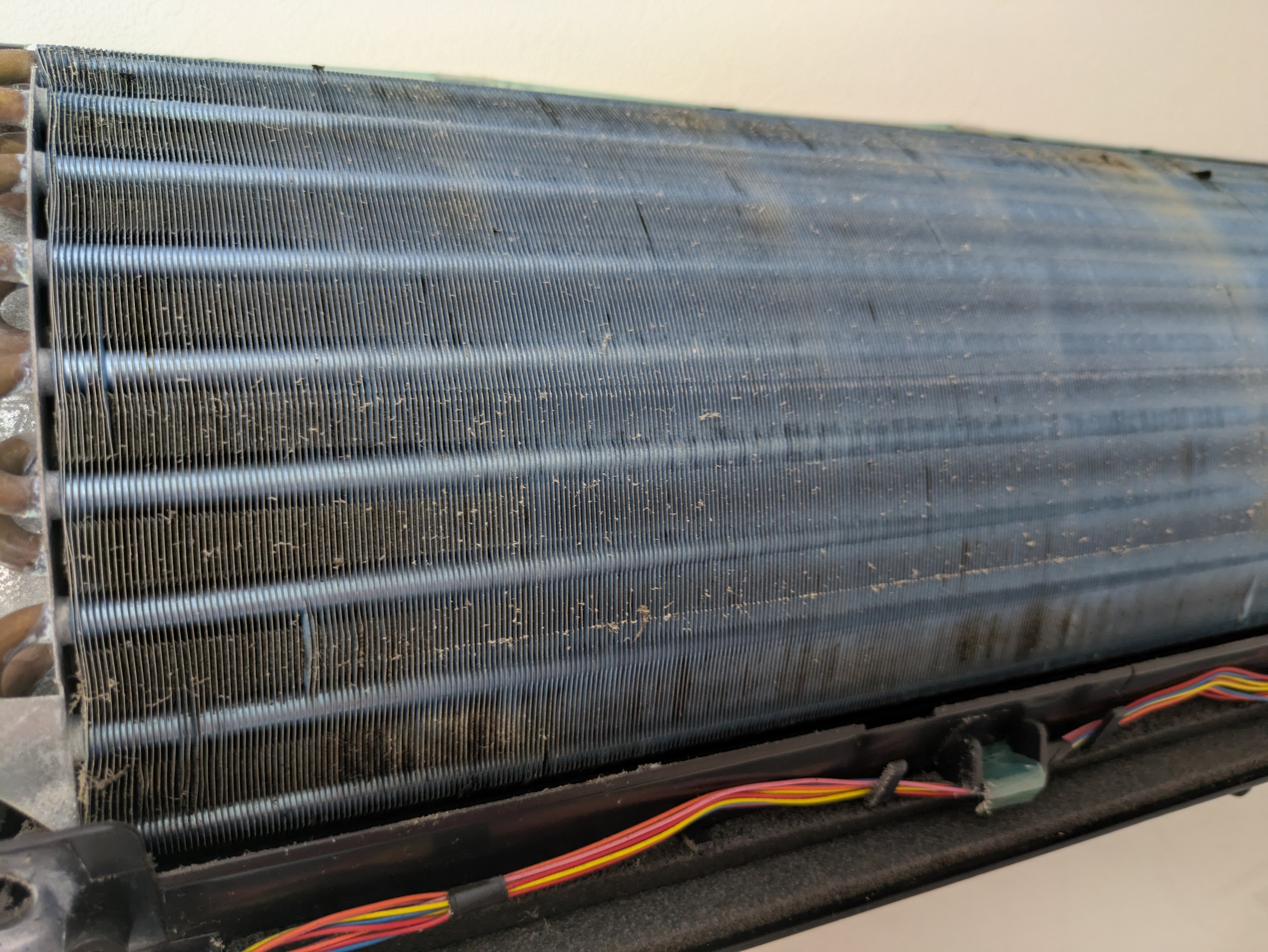 埼玉県さいたま市見沼区東宮下の壁掛けエアコンの作業前2