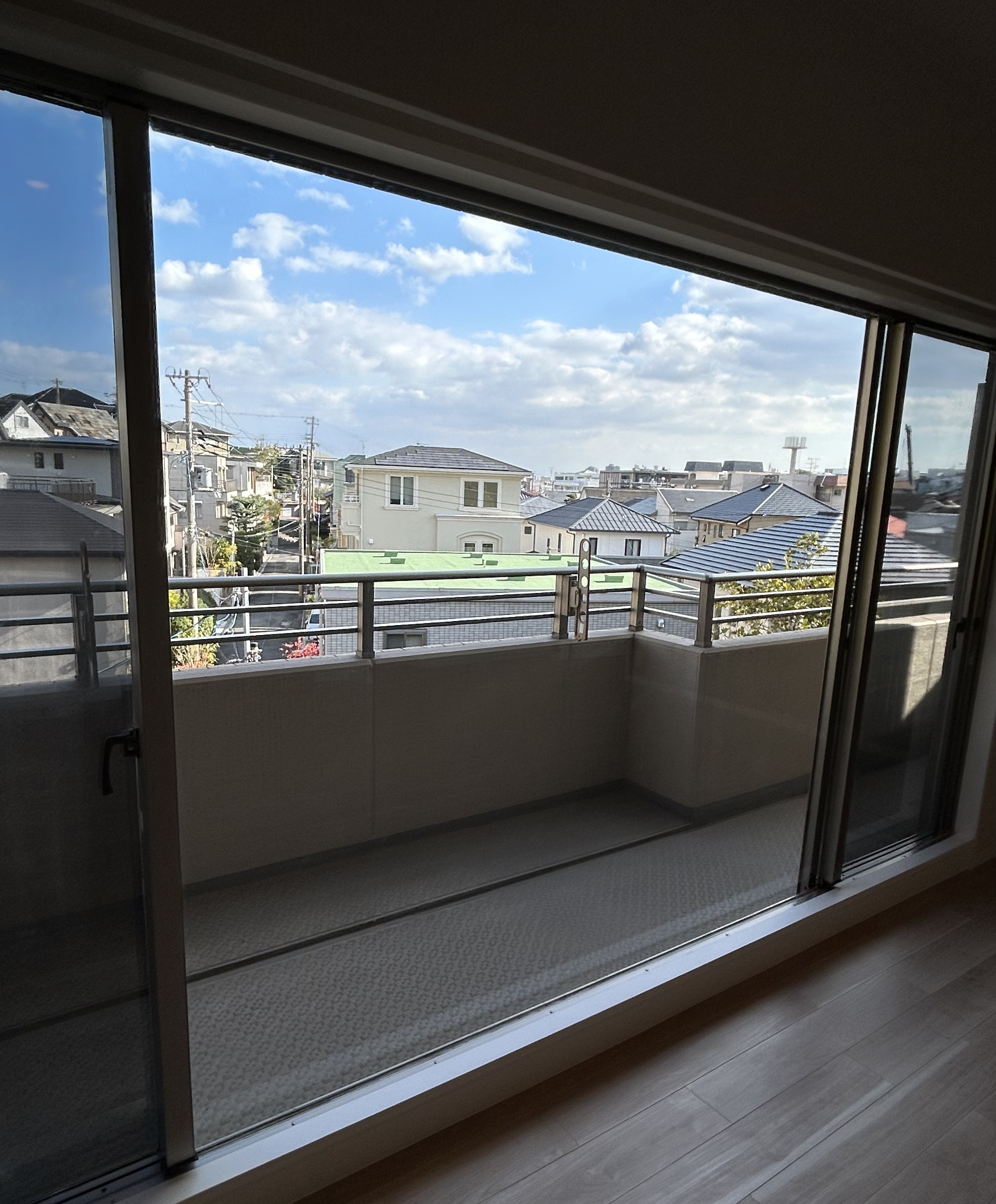 兵庫県芦屋市の窓ガラス・サッシクリーニングの作業後1