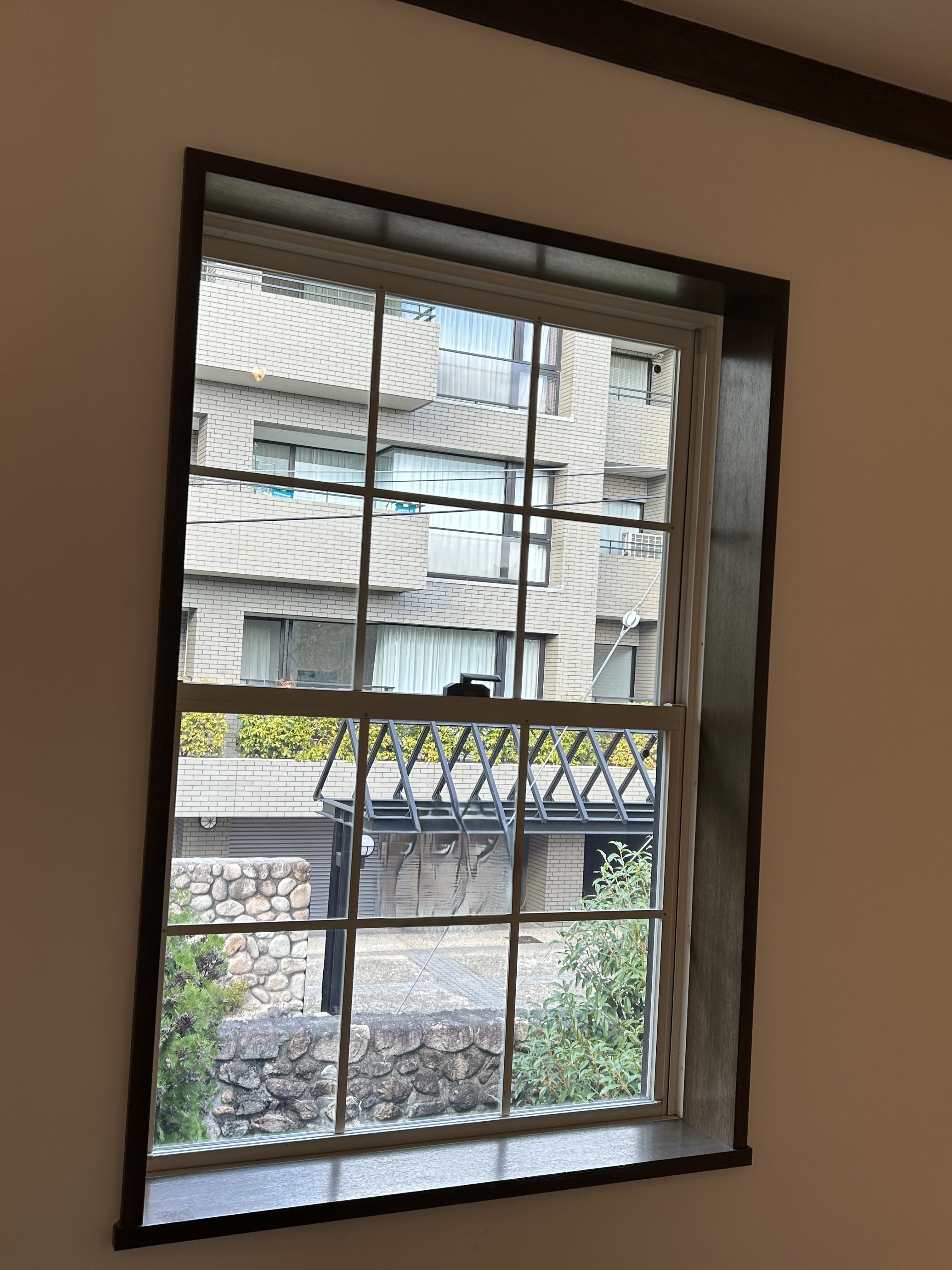 兵庫県神戸市東灘区の窓ガラス・サッシクリーニングの作業後1