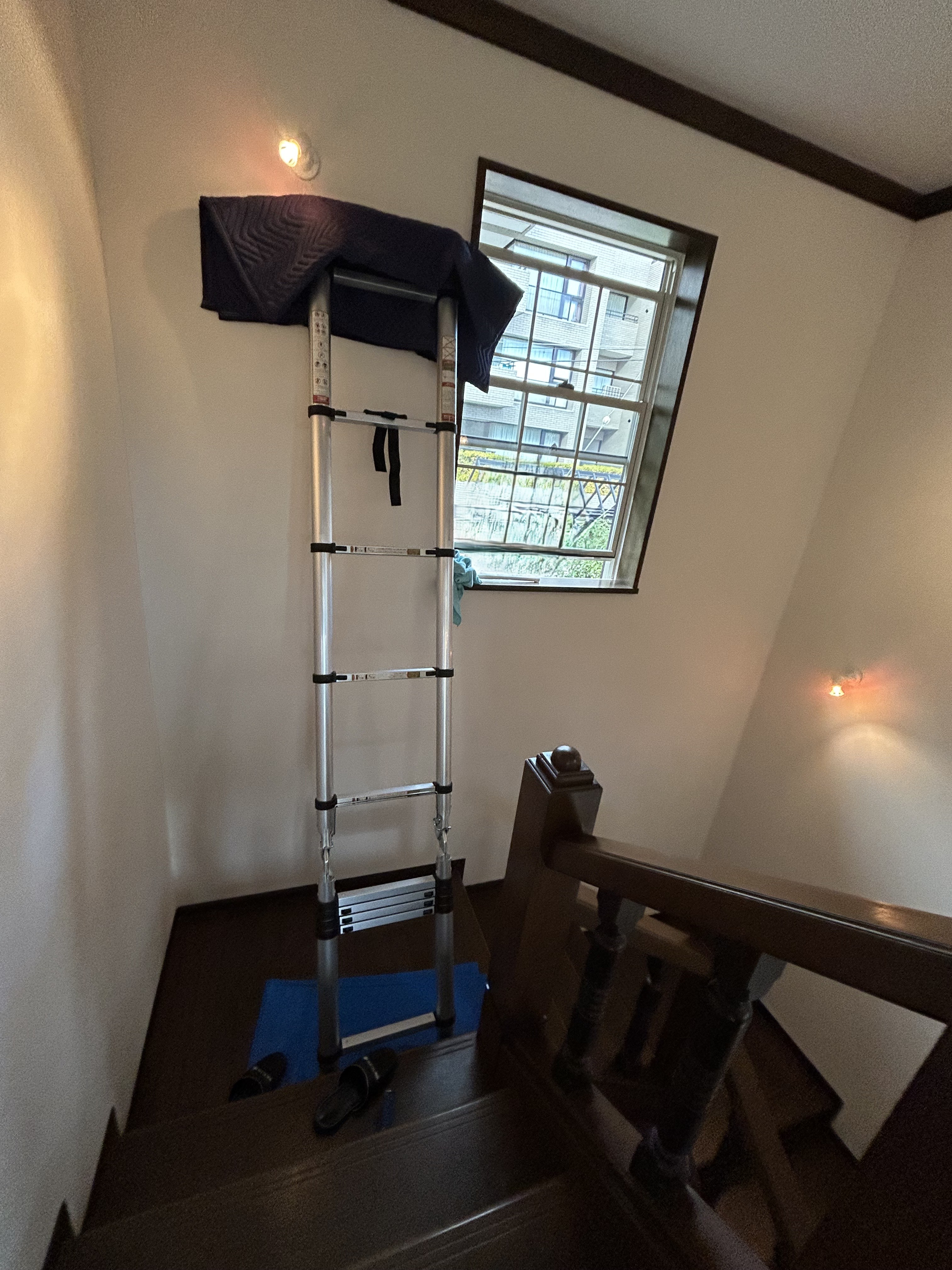 兵庫県神戸市東灘区の窓ガラス・サッシクリーニングの作業前1