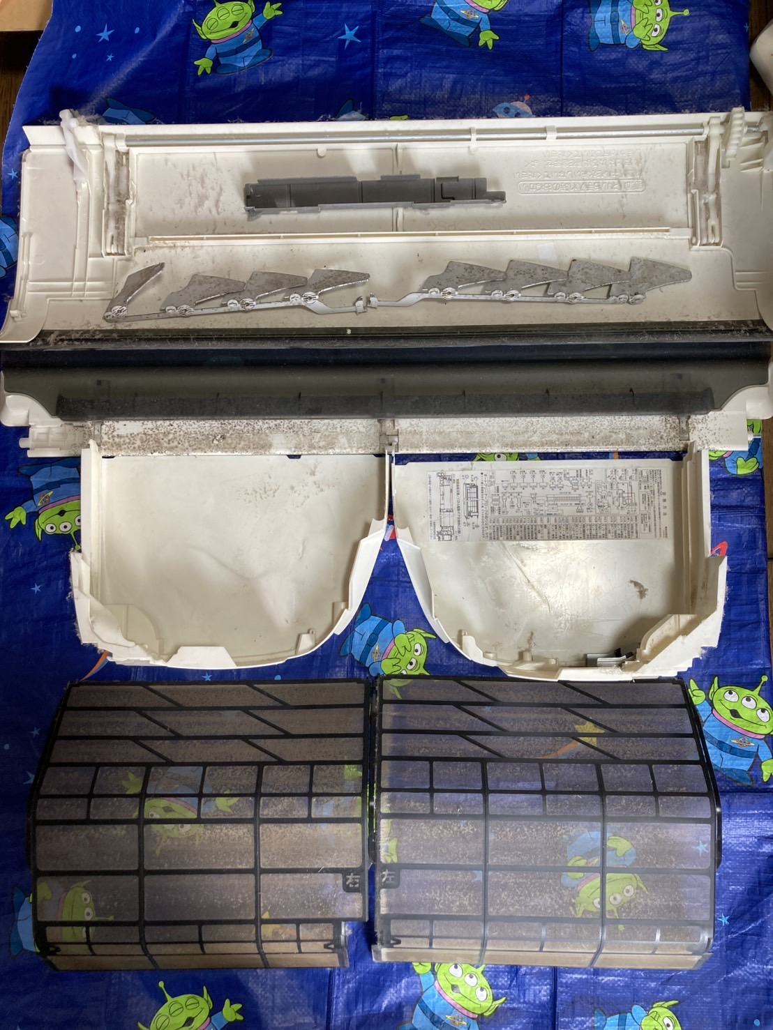 大阪府東大阪市水走のお掃除機能付きエアコンの作業前2