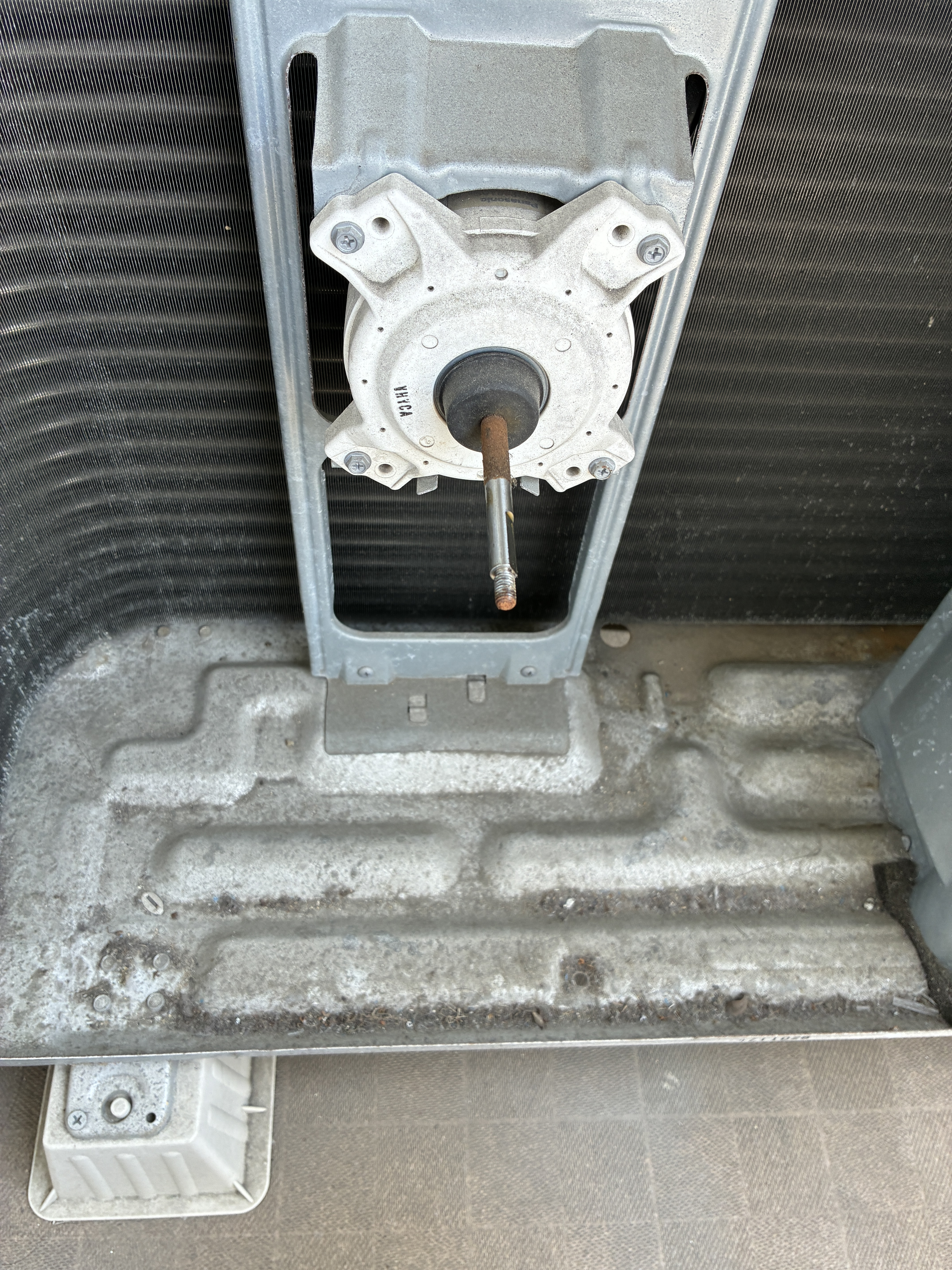 大阪府東大阪市水走のお掃除機能付きエアコンの作業前3